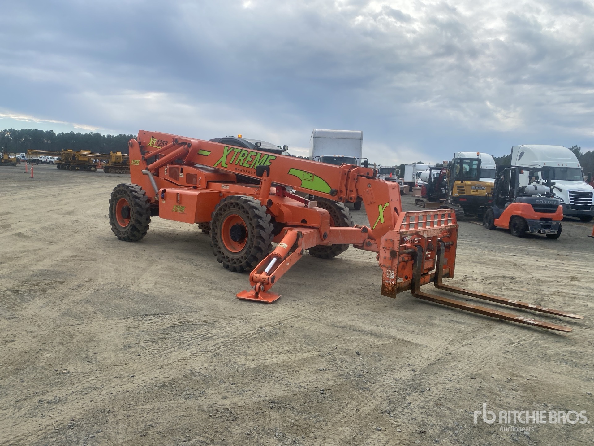 General Appearance with Picture, Right Front Corner