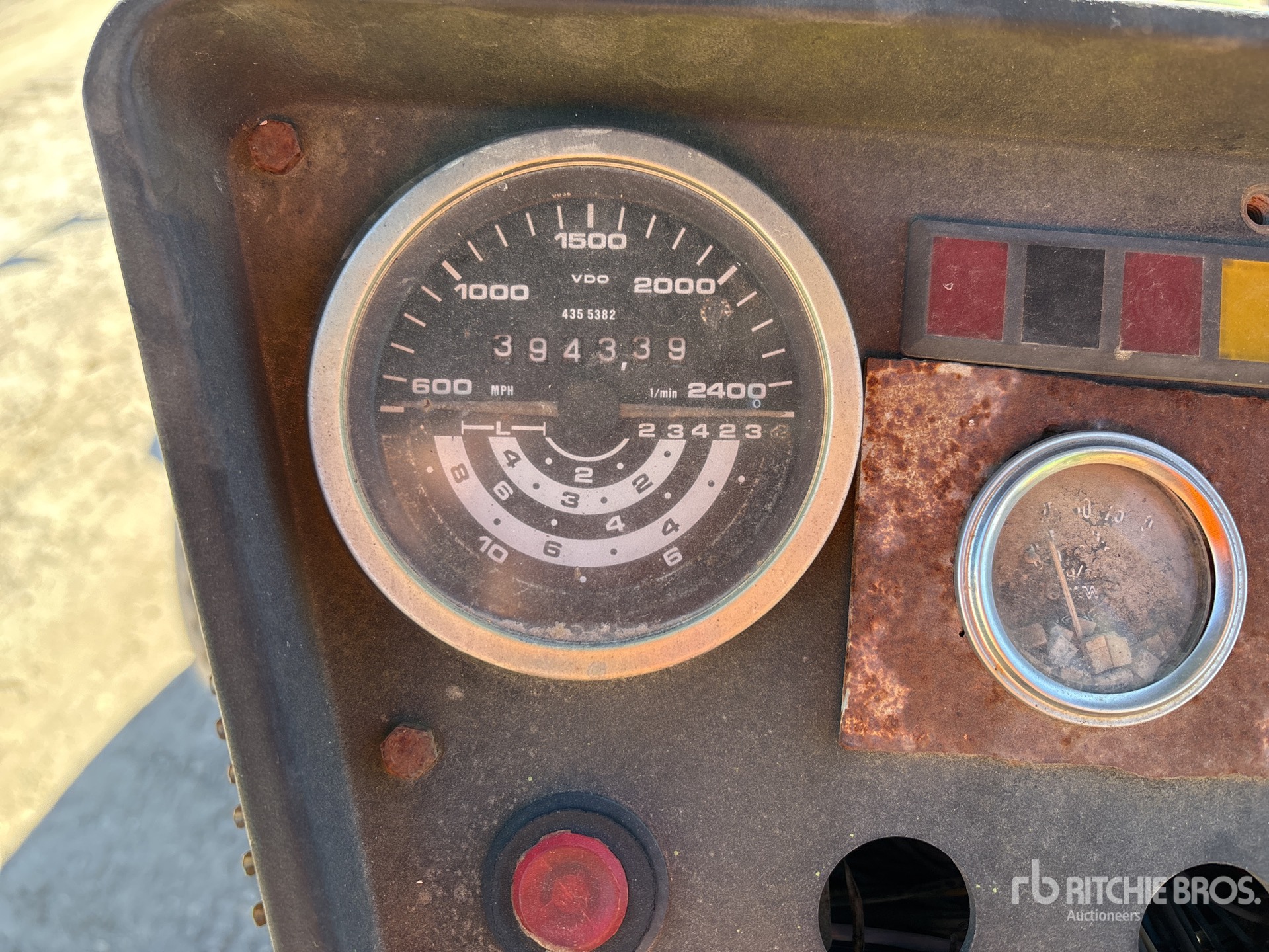 General Appearance with Hour Meter / Odometer