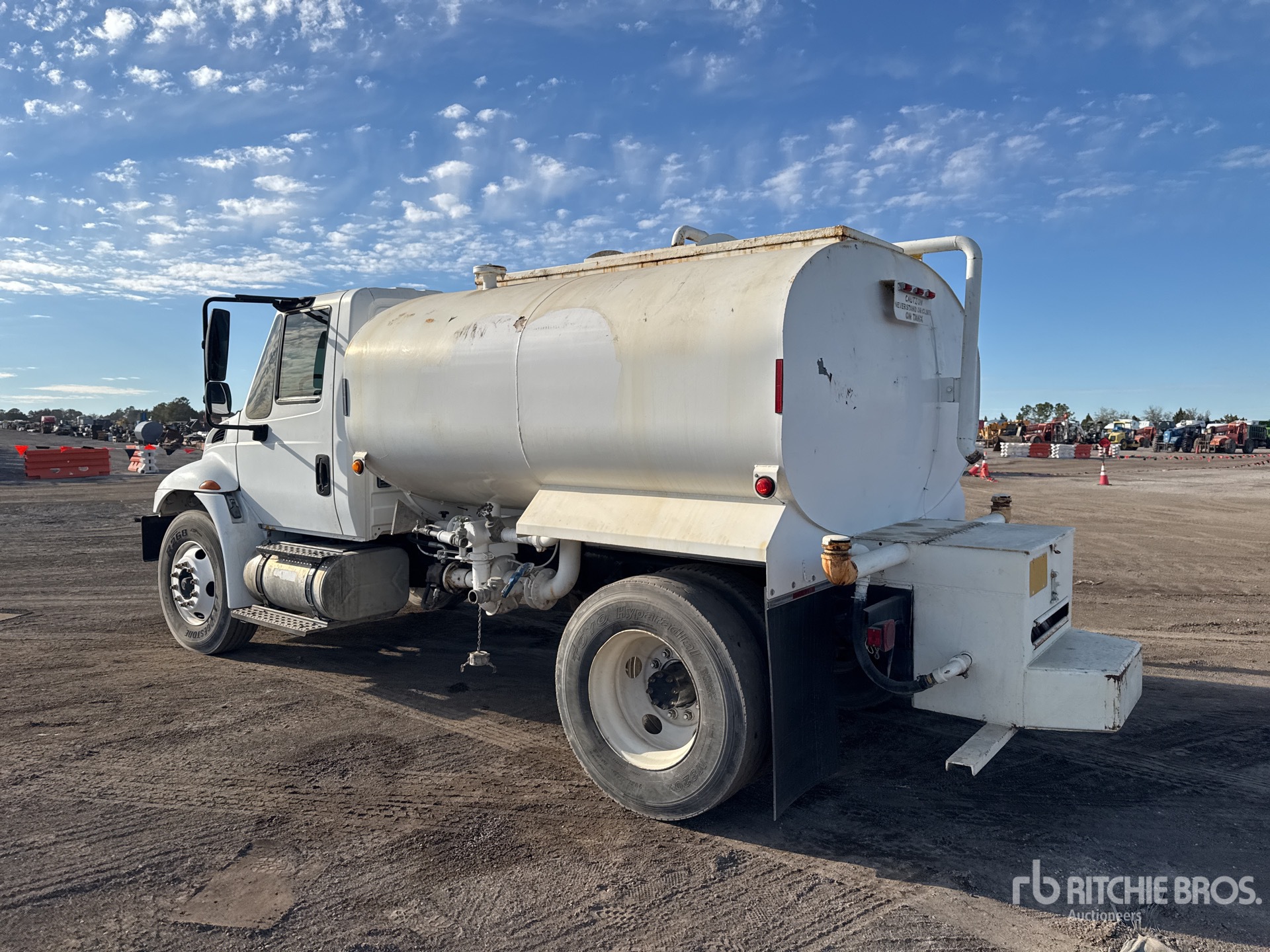 Aspect général with Image, coin arrière gauche