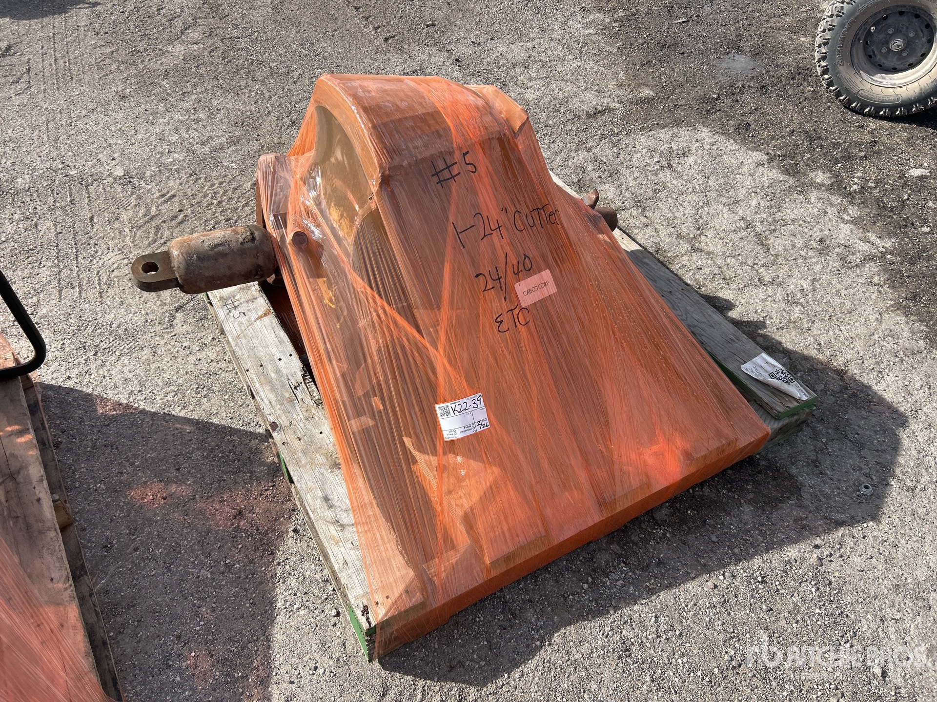 General Appearance with Picture, Left Front Corner