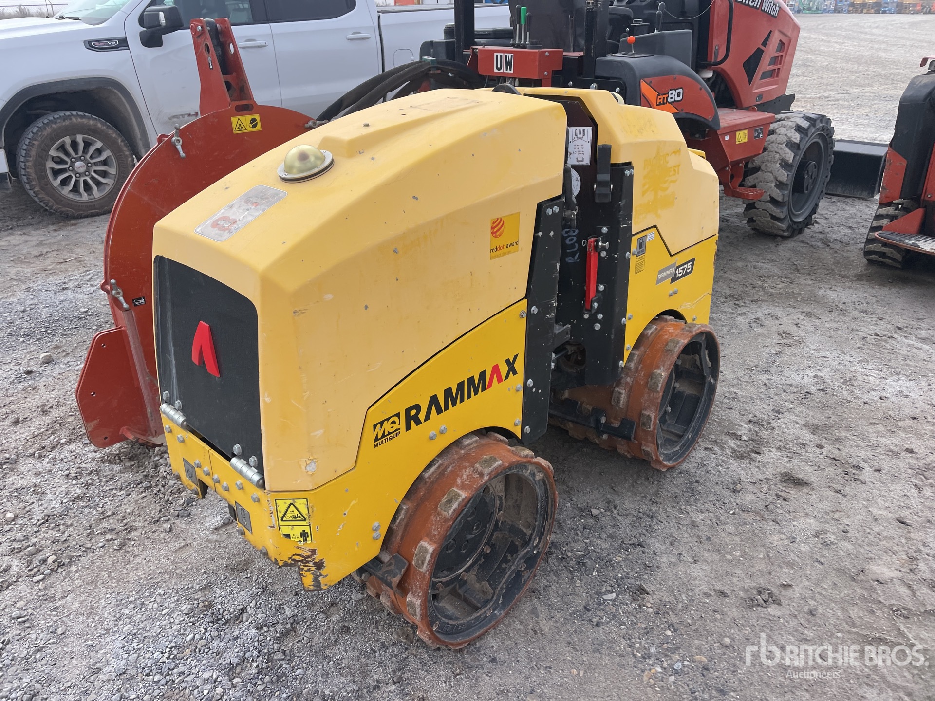 General Appearance with Foto, angolo anteriore sinistro