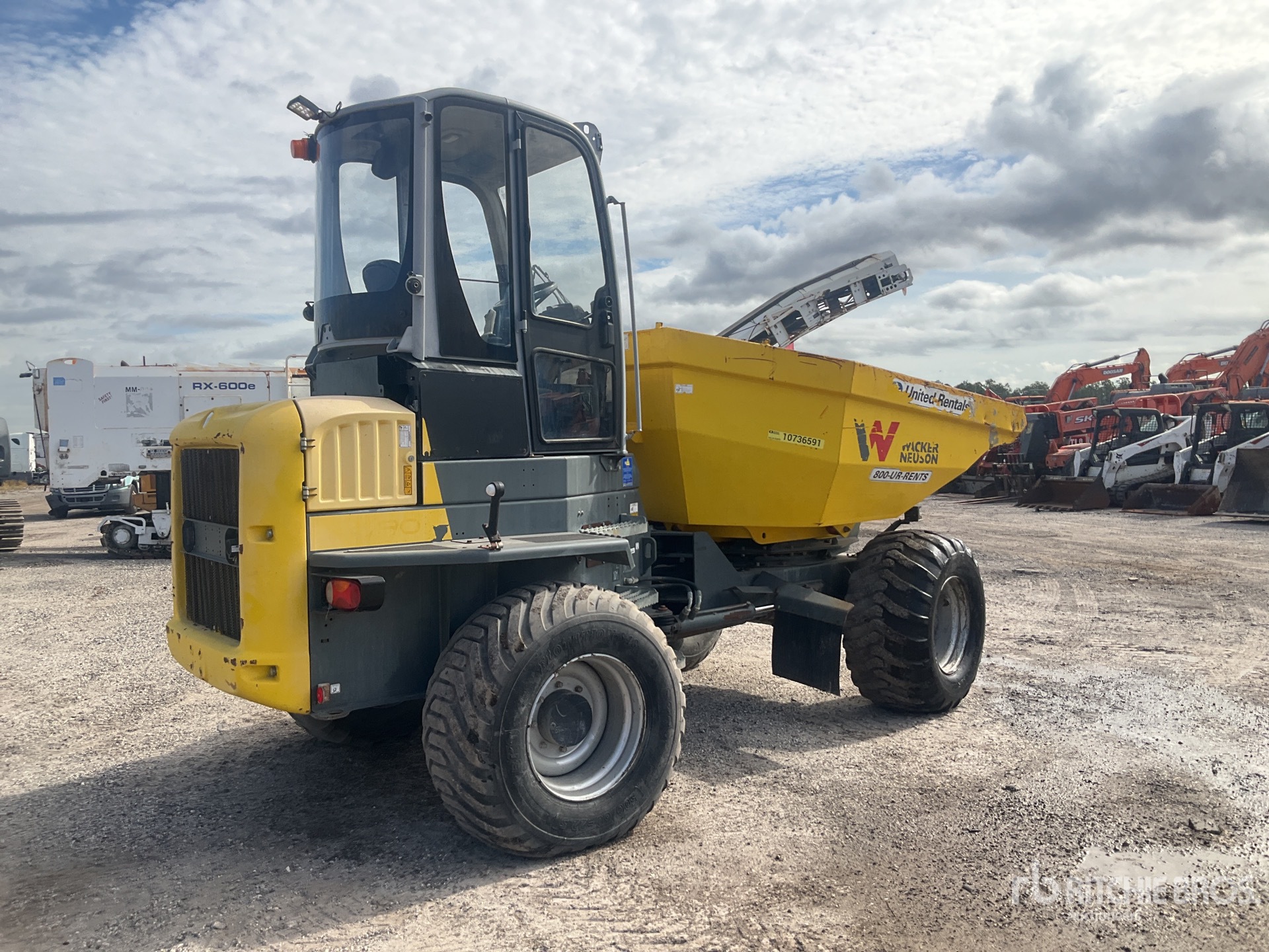 General Appearance with Picture, Right Rear Corner