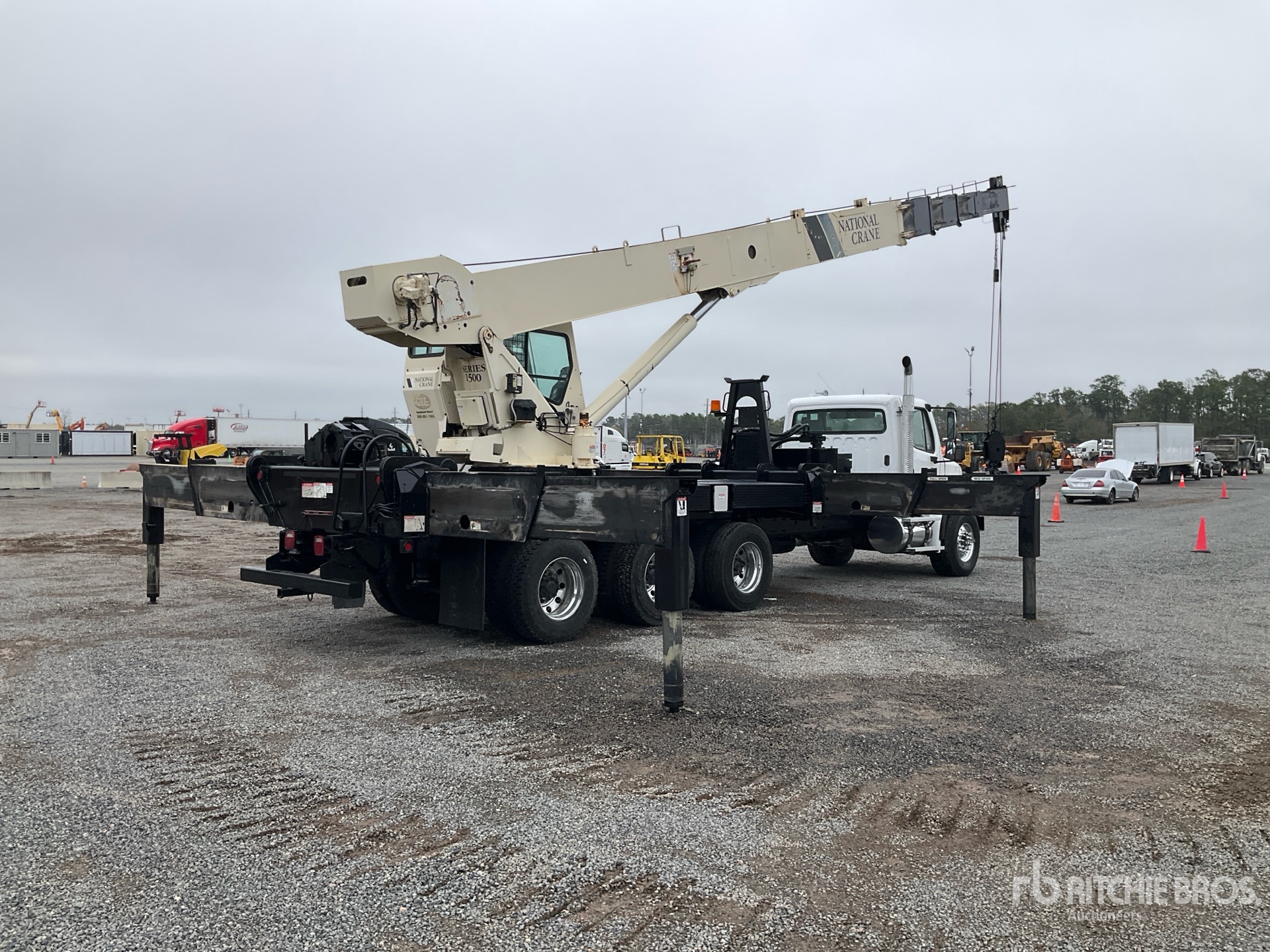 General Appearance with Foto, angolo anteriore sinistro