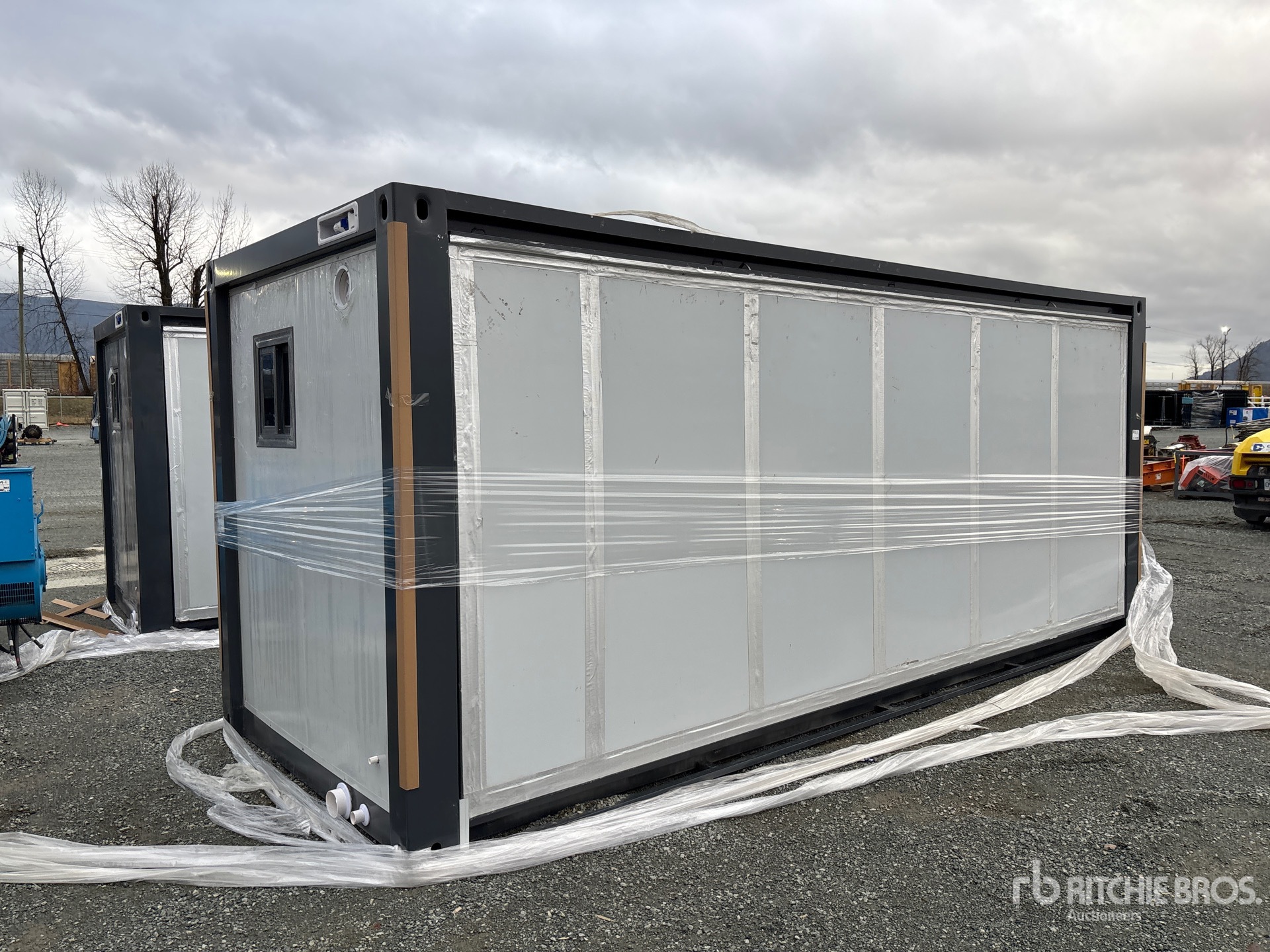 General Appearance with Foto, angolo anteriore sinistro