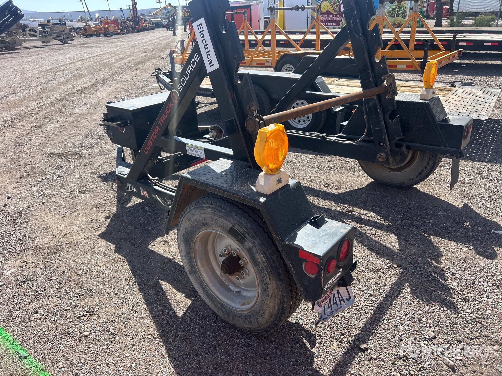 General Appearance with Foto, angolo posteriore sinistro