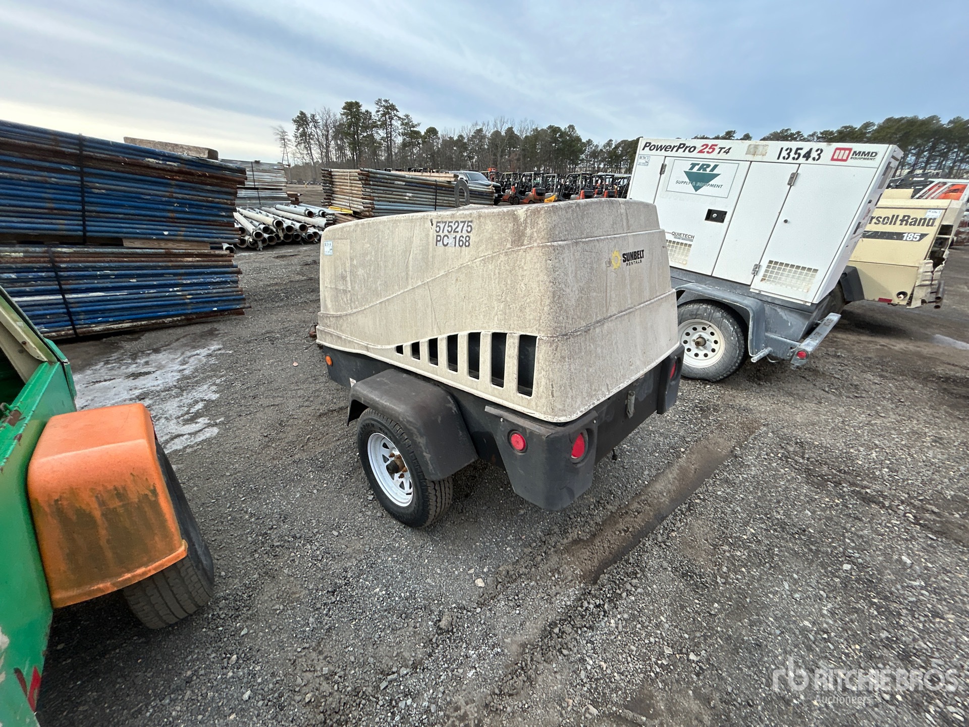 General Appearance with Bild, Ecke hinten links