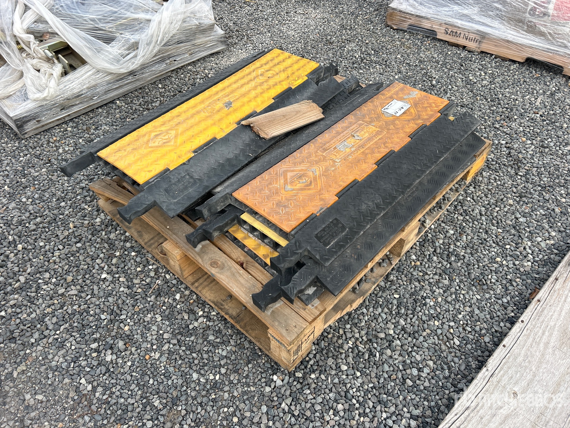 General Appearance with Imagen: esquina trasera derecha