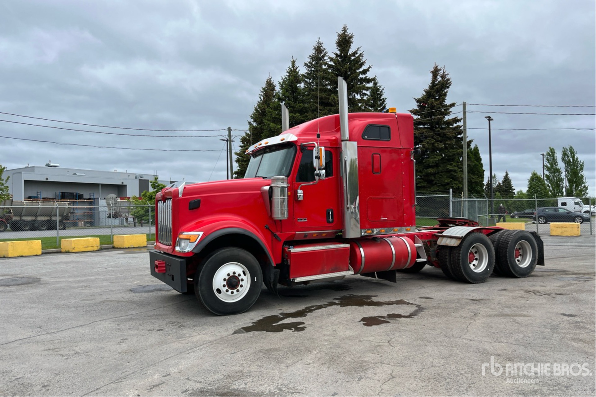 General Appearance with Picture, Left Front Corner