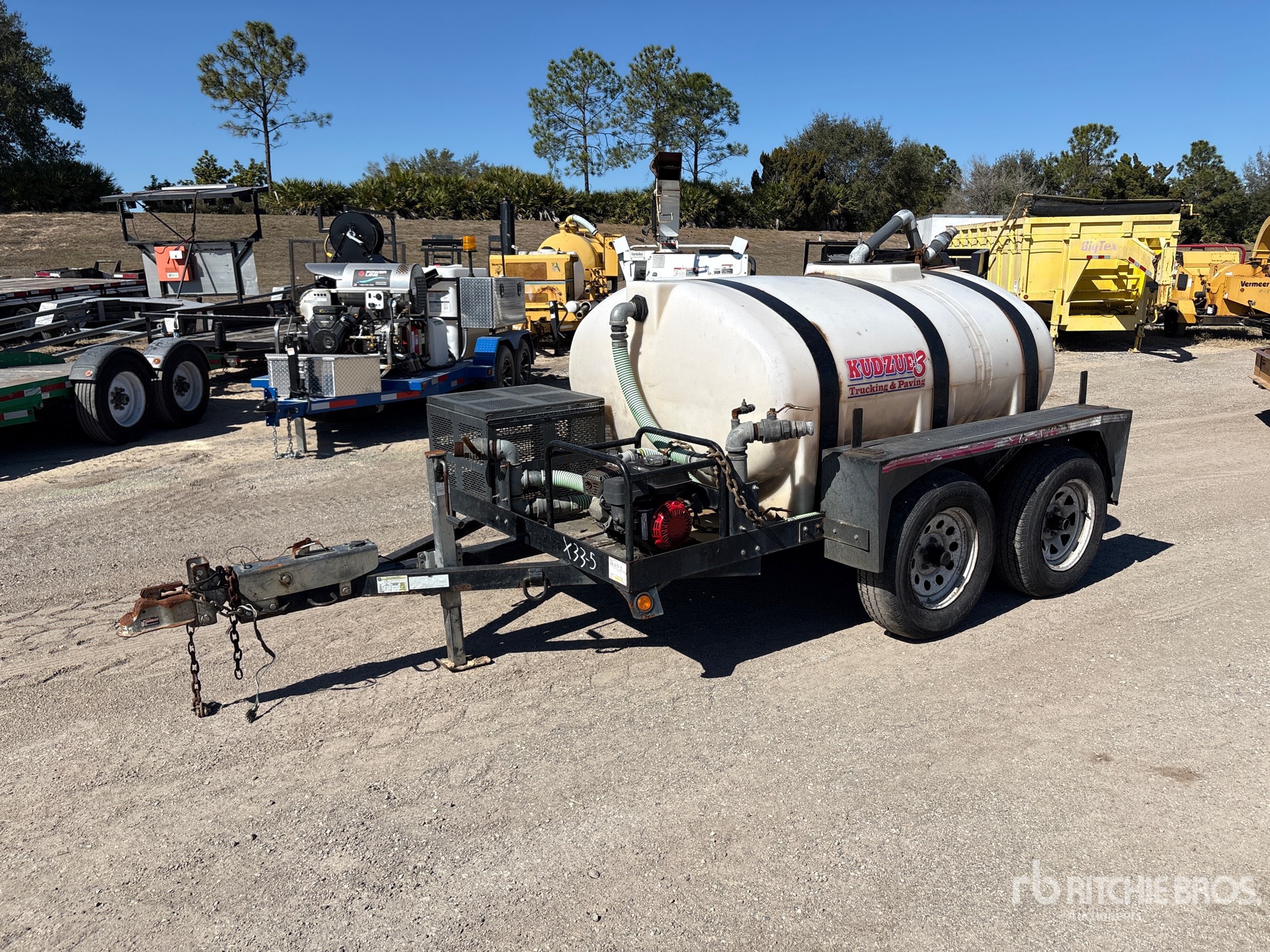 General Appearance with Foto, angolo anteriore sinistro