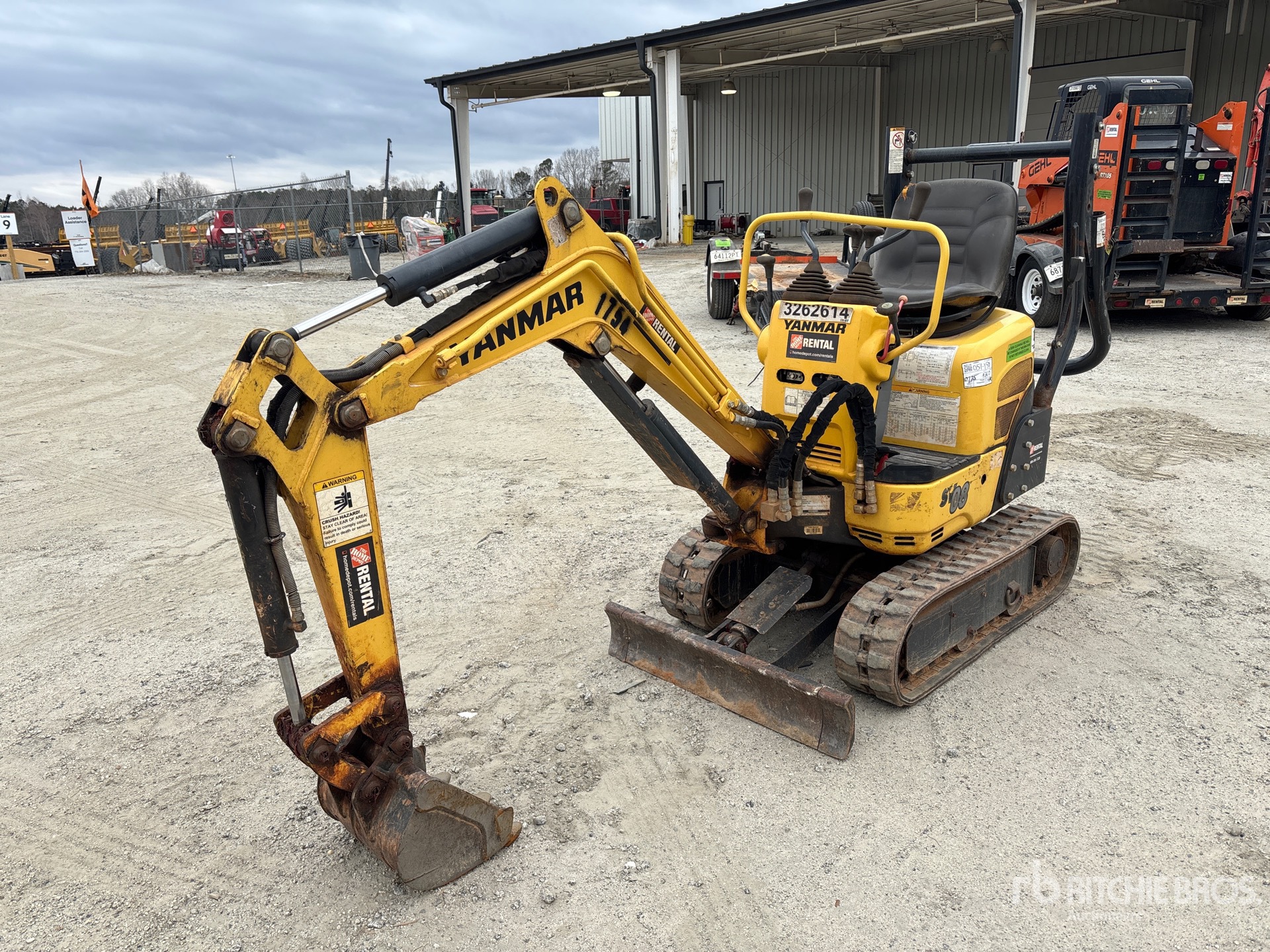 General Appearance with Picture, Left Front Corner