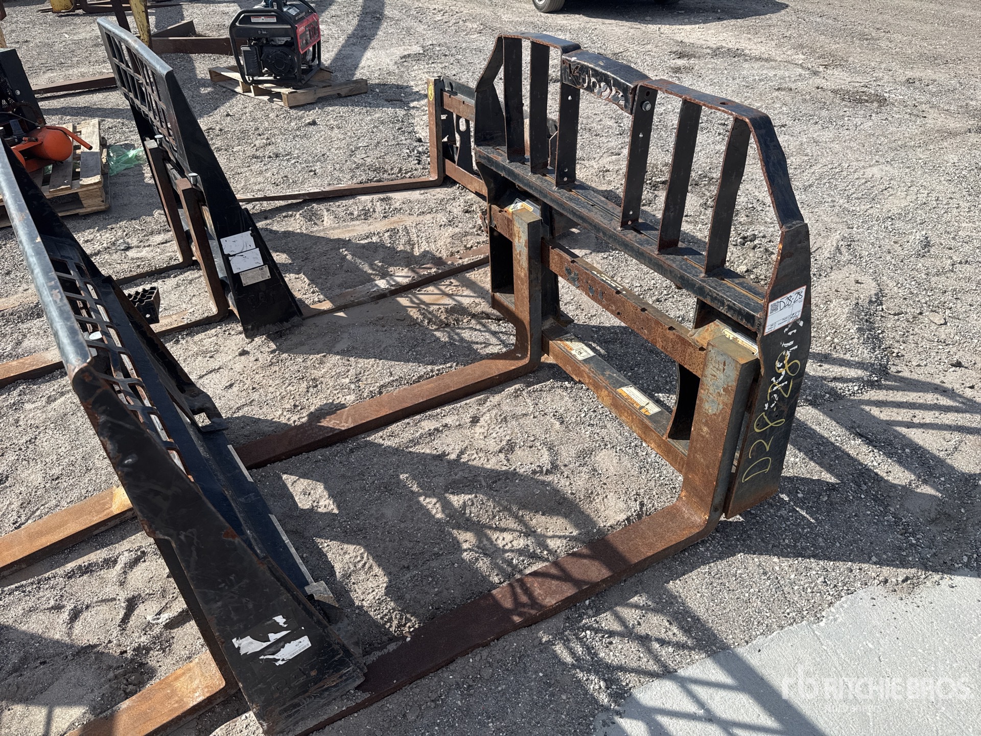 General Appearance with Foto, angolo anteriore sinistro