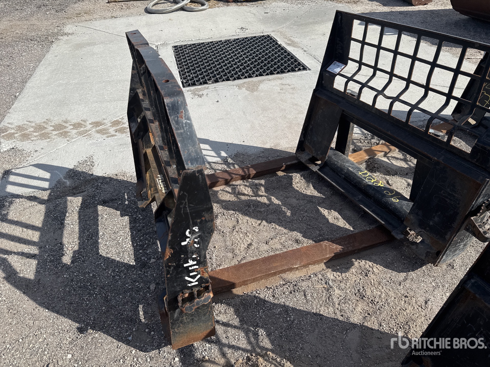 General Appearance with Foto, angolo anteriore sinistro