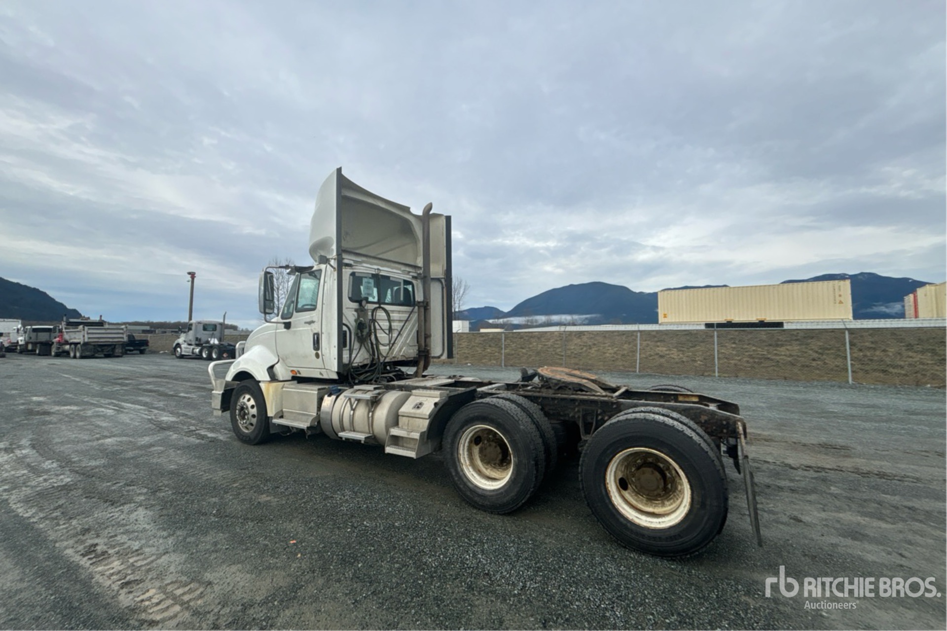 General Appearance with Bild, Ecke hinten links