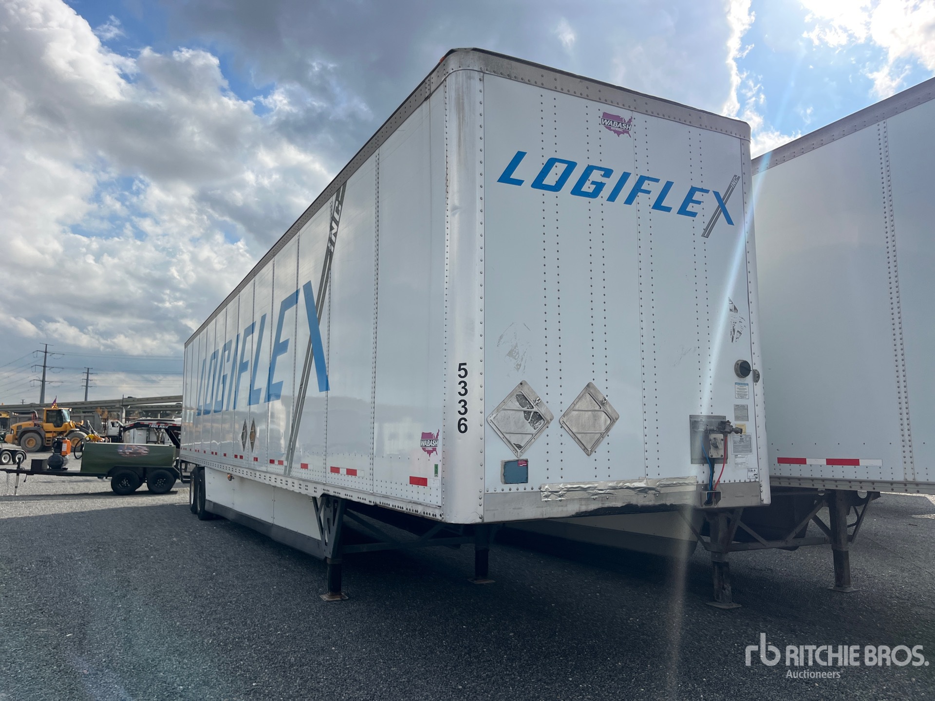 General Appearance with Bild, Ecke vorne rechts