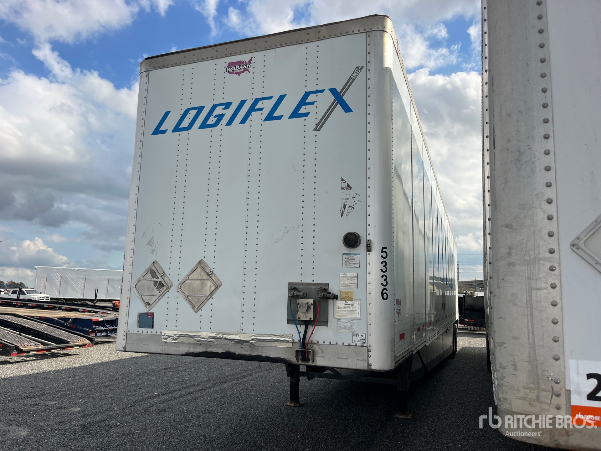 General Appearance with Bild, Ecke vorne links