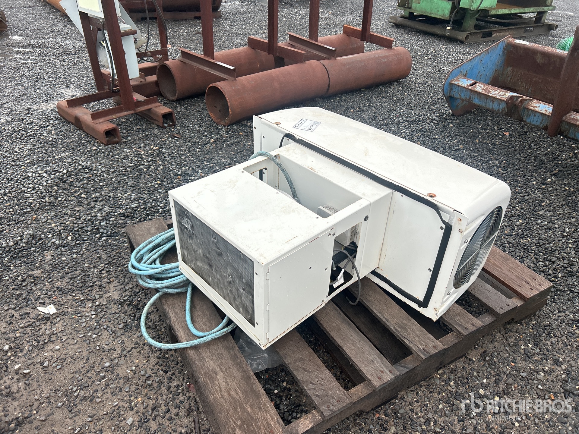 General Appearance with Bild, Ecke hinten rechts