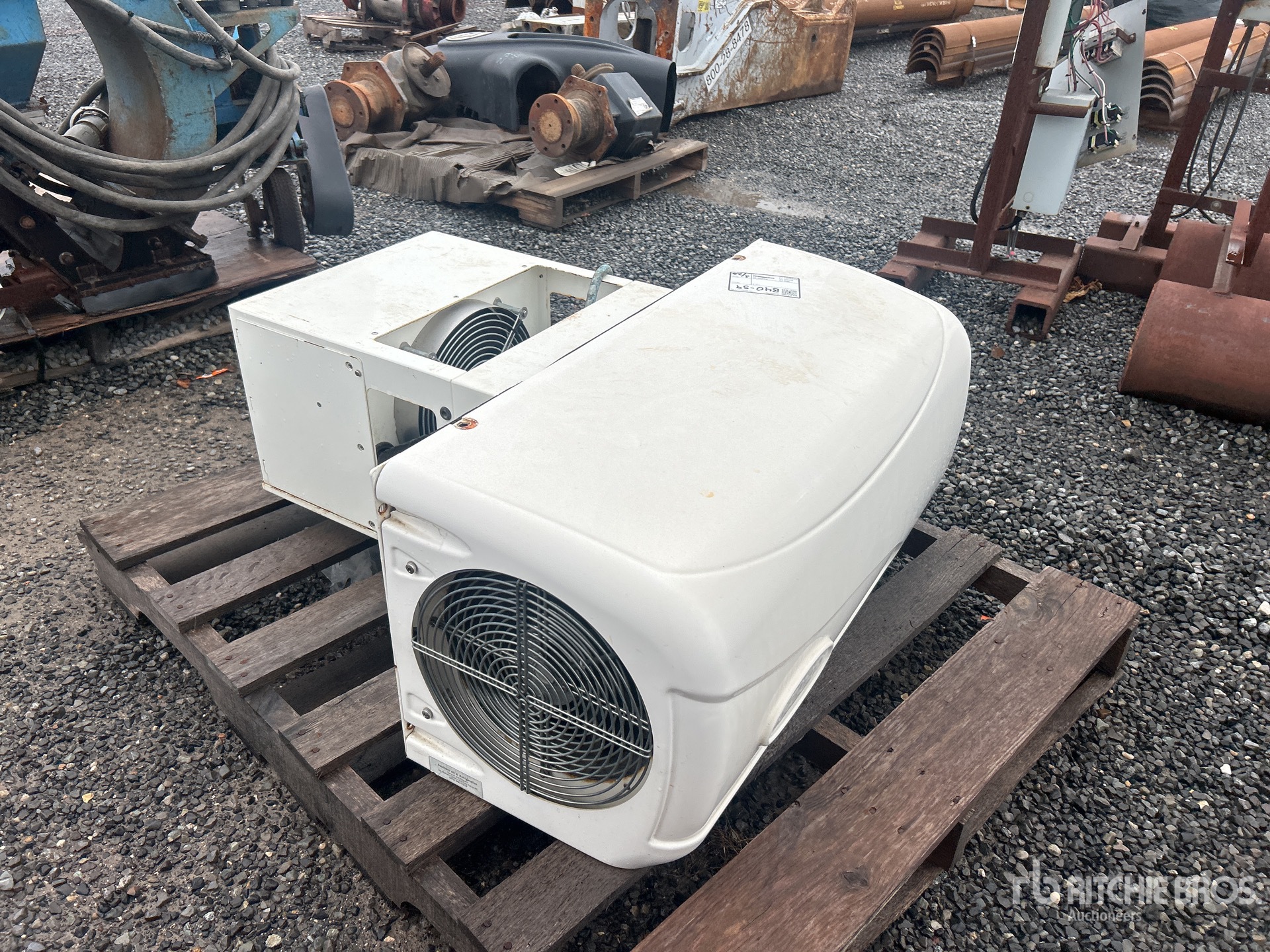 General Appearance with Bild, Ecke vorne rechts