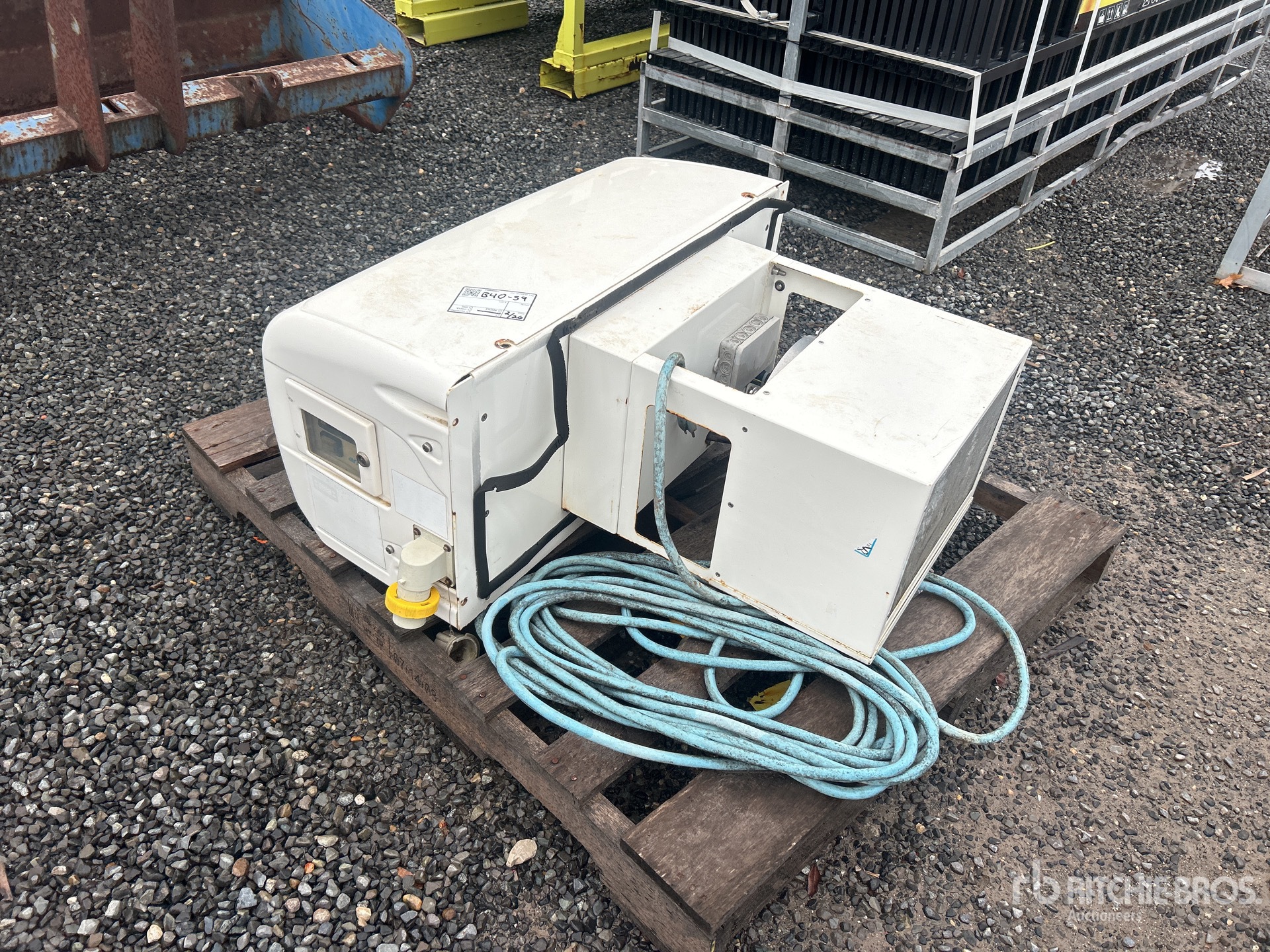 General Appearance with Bild, Ecke hinten links