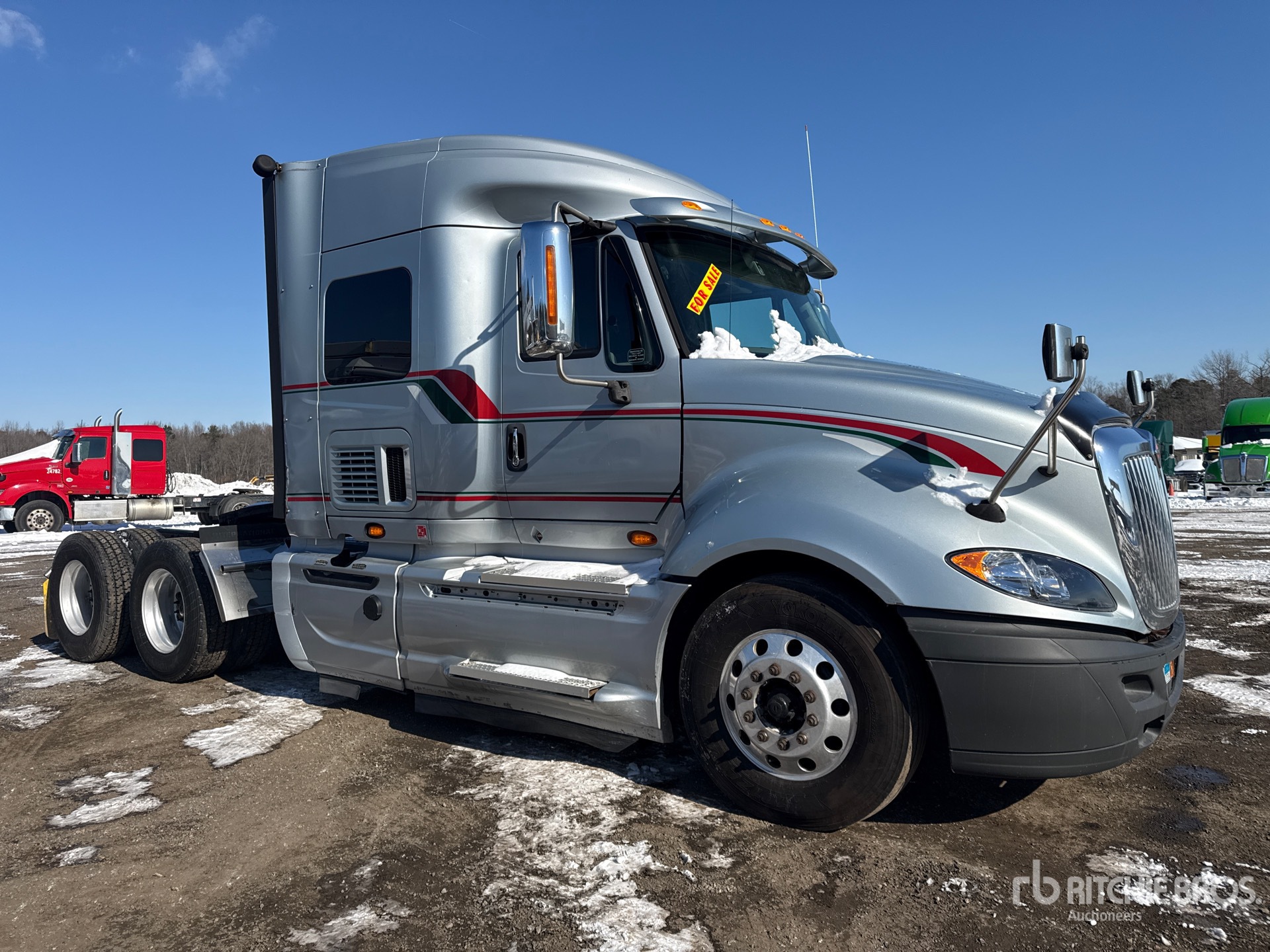 General Appearance with Image, coin avant droit