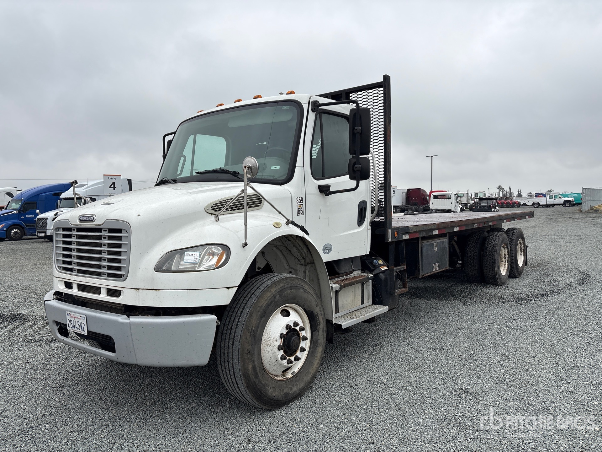 General Appearance with Image, coin avant gauche