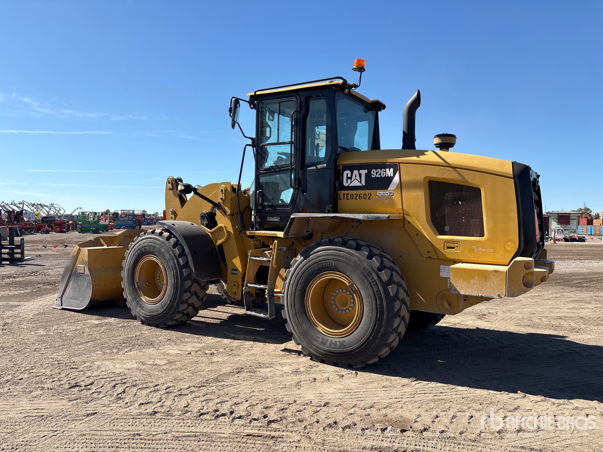 General Appearance with Foto, angolo posteriore sinistro