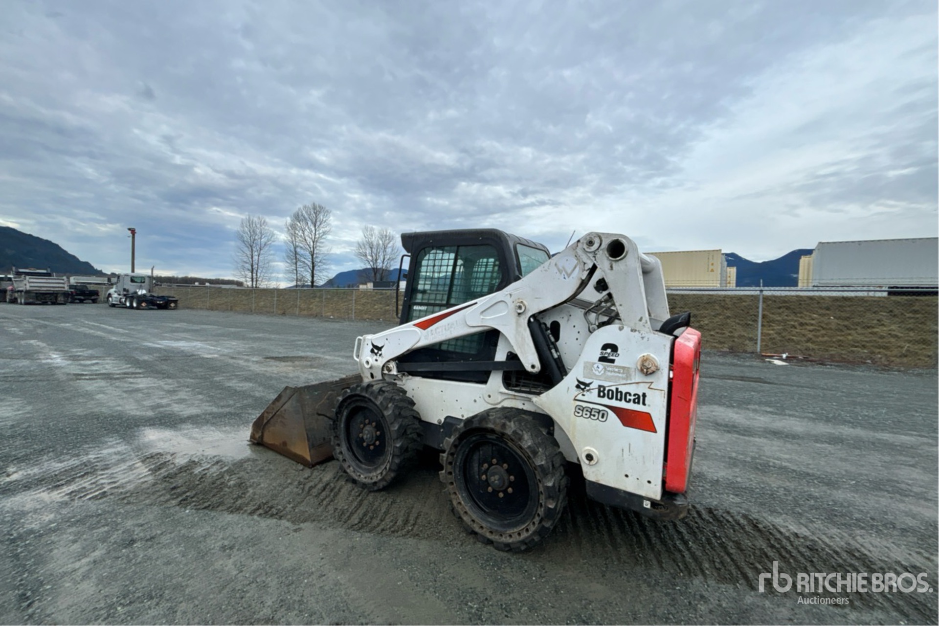 General Appearance with Foto, angolo posteriore sinistro