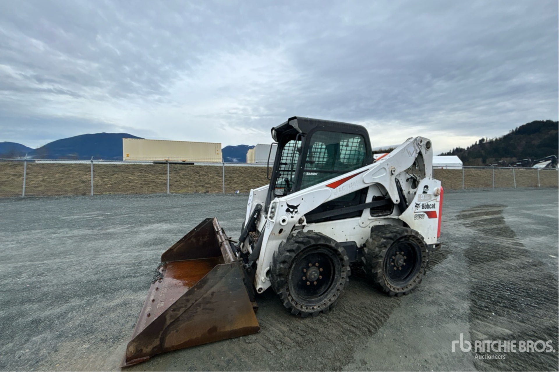 General Appearance with Foto, angolo anteriore sinistro