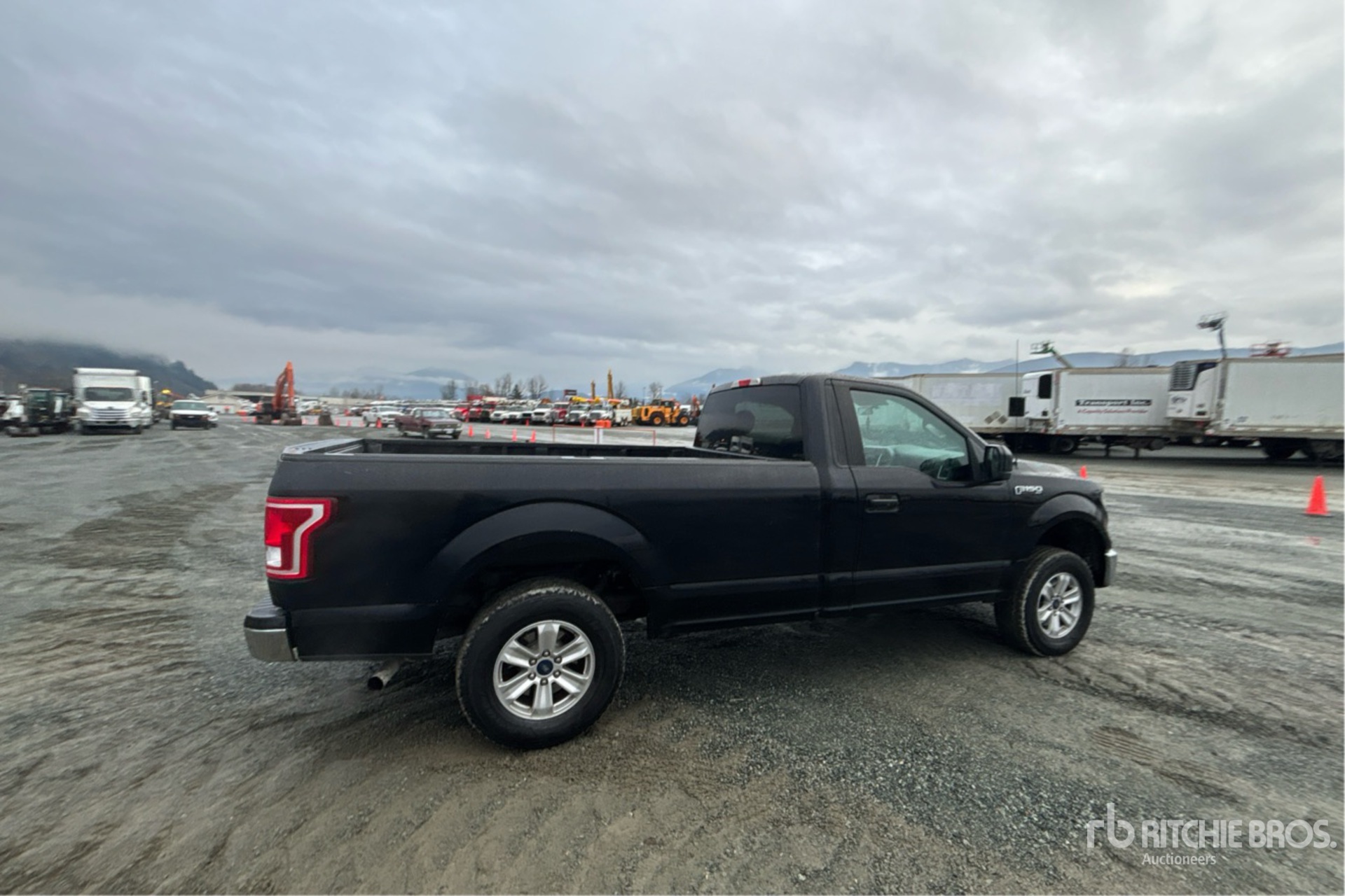 Aspect général with Image, coin arrière droit