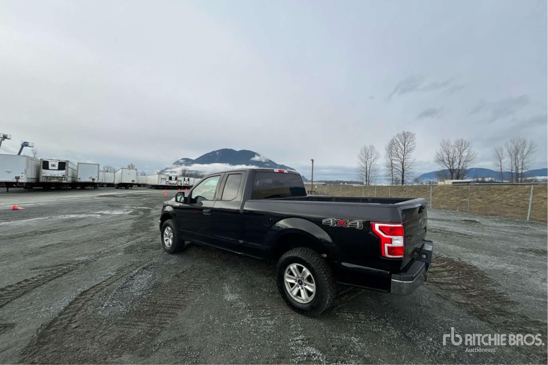 General Appearance with Bild, Ecke hinten links