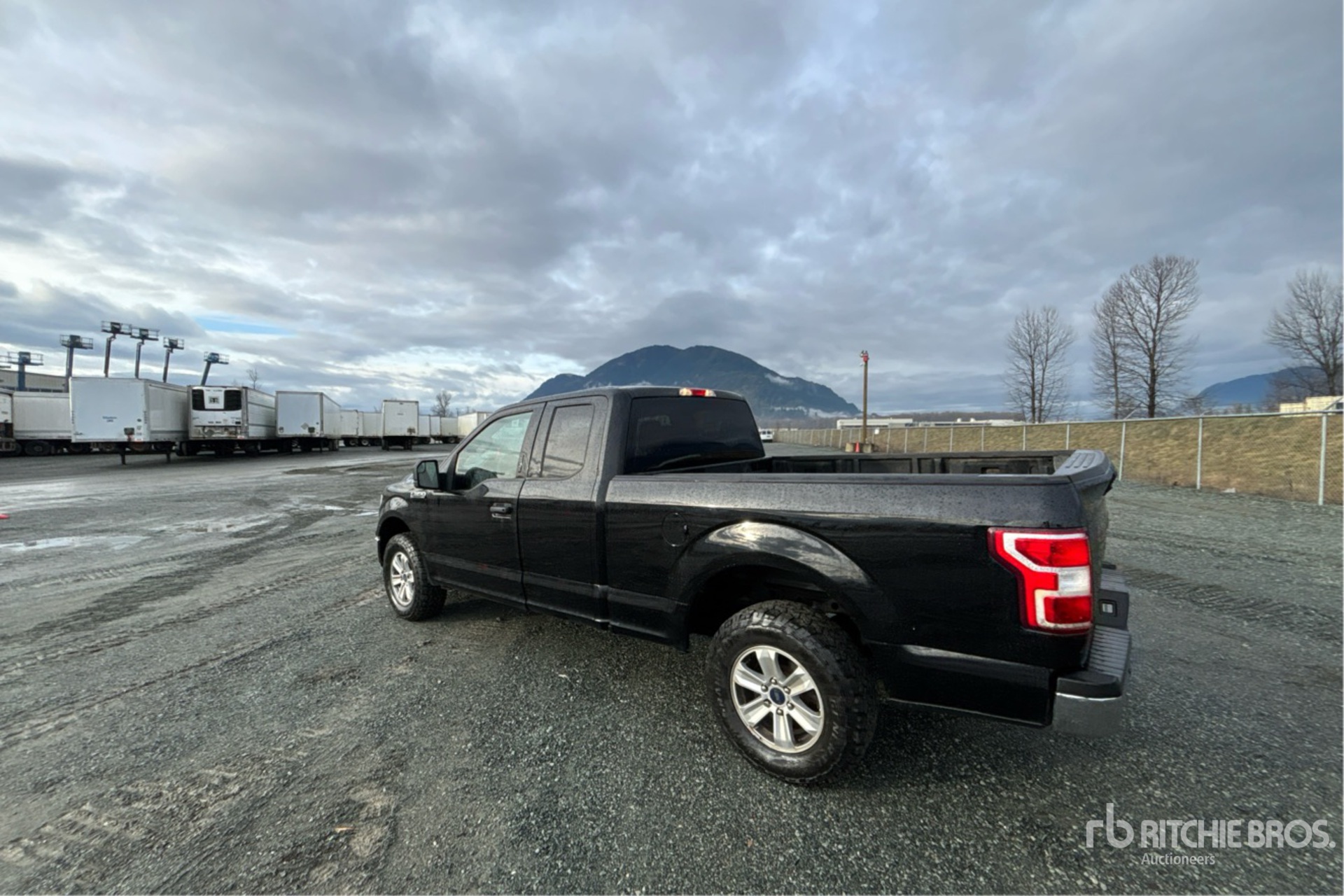 General Appearance with Bild, Ecke hinten links