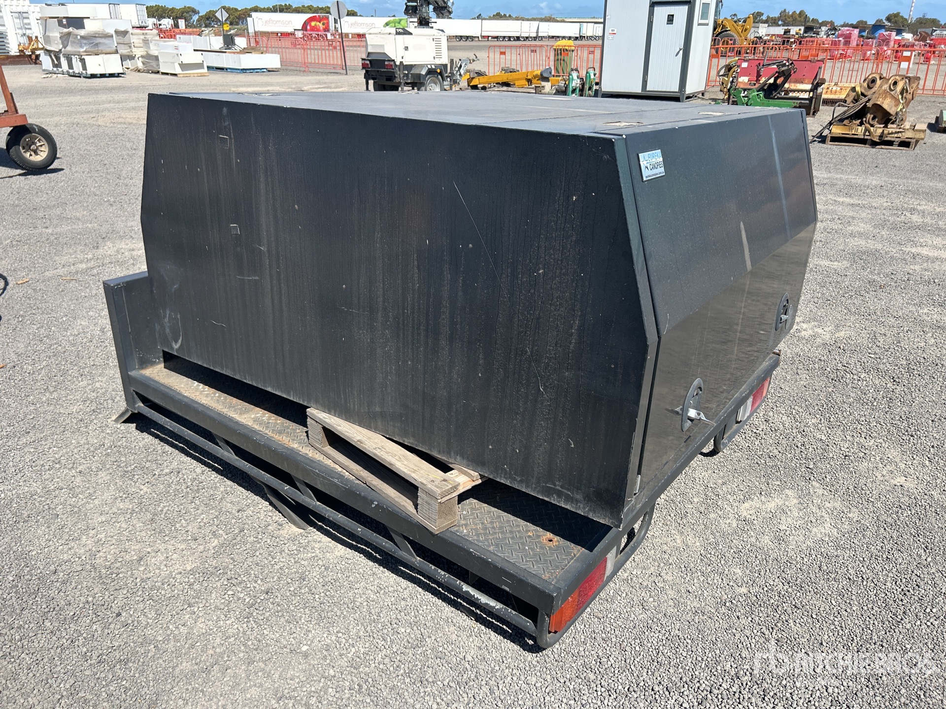 General Appearance with Image, coin arrière gauche