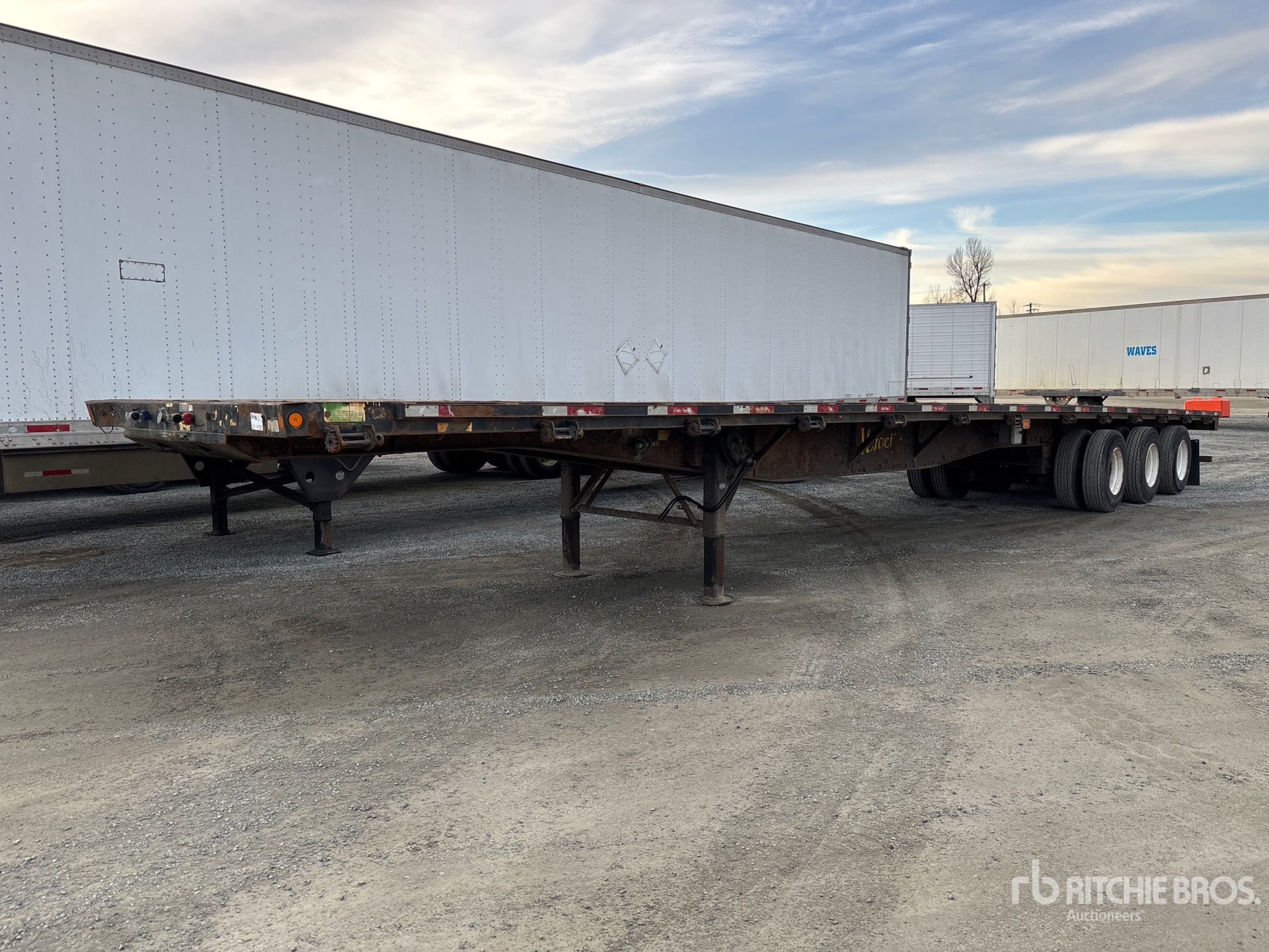 General Appearance with Bild, Ecke vorne links