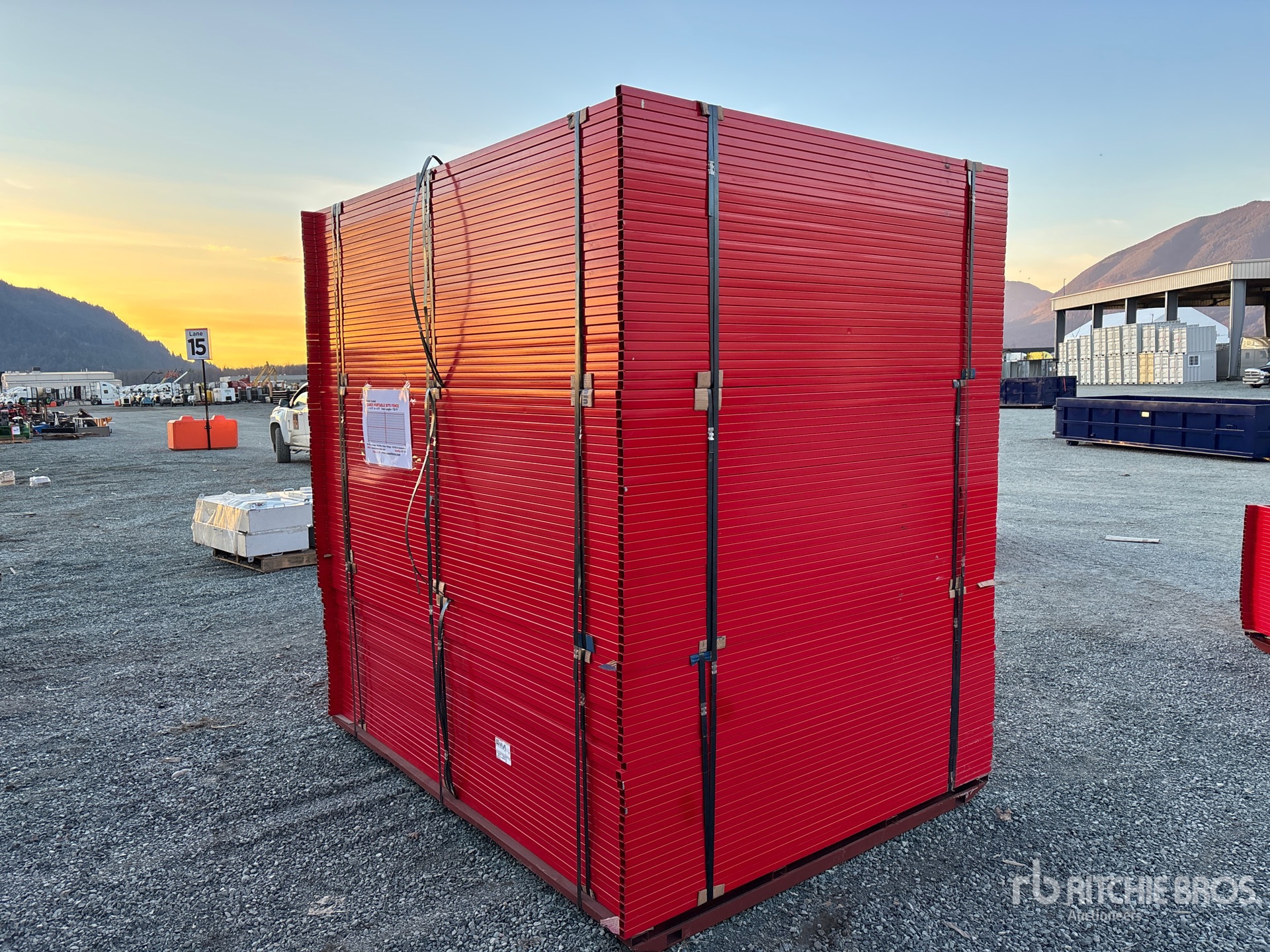 General Appearance with Foto, angolo anteriore sinistro