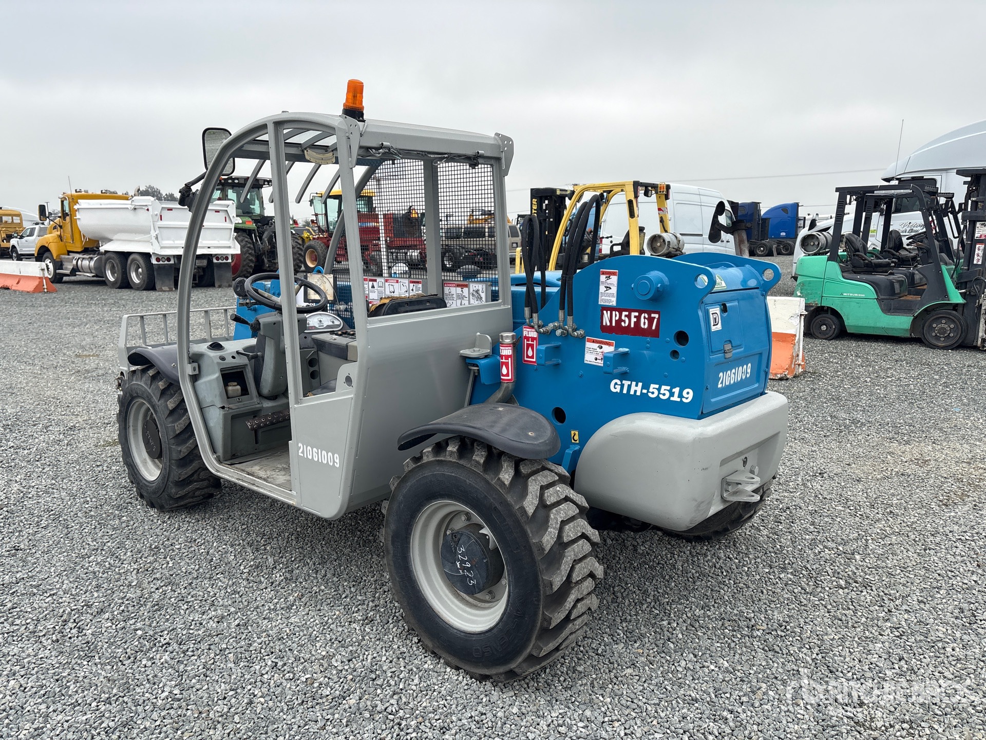 General Appearance with Bild, Ecke hinten links