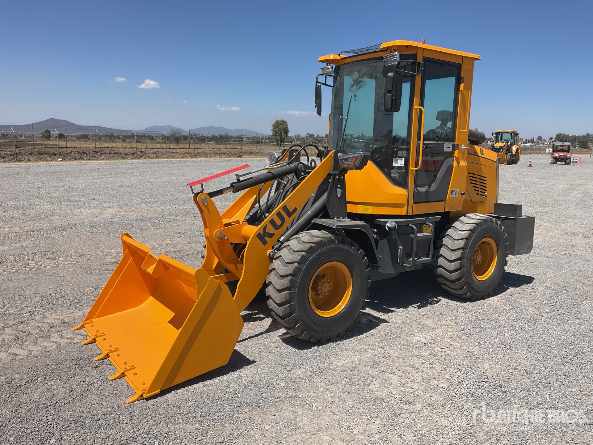 General Appearance with Foto, angolo anteriore sinistro