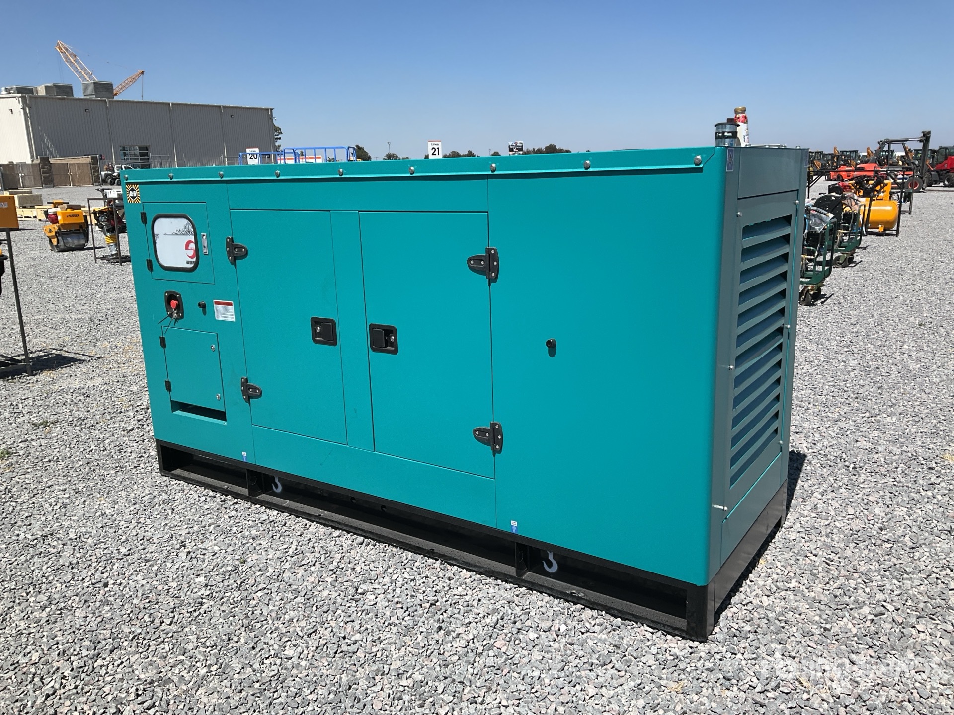 General Appearance with Foto, angolo anteriore sinistro