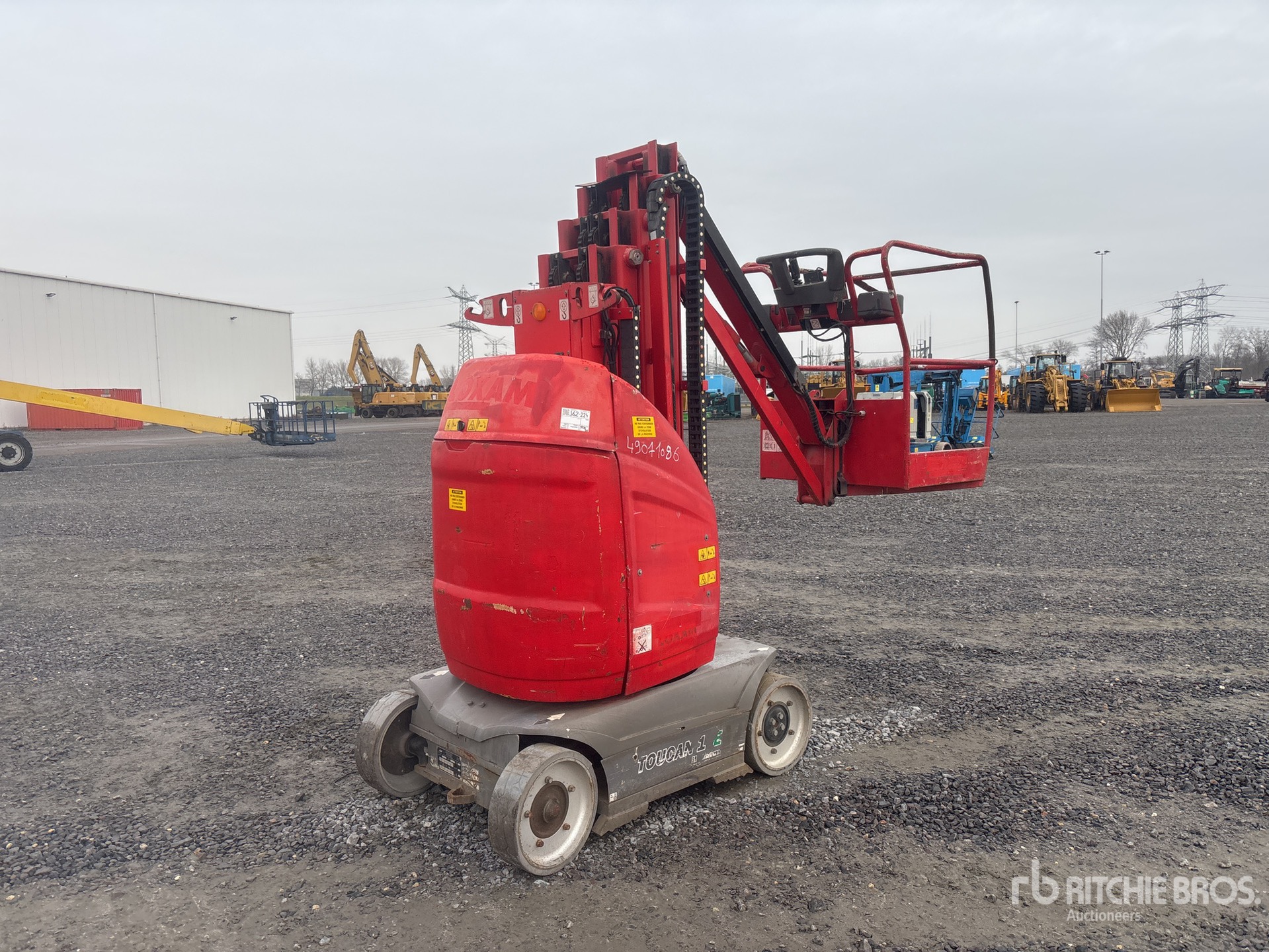 General Appearance with Picture, Left Front Corner