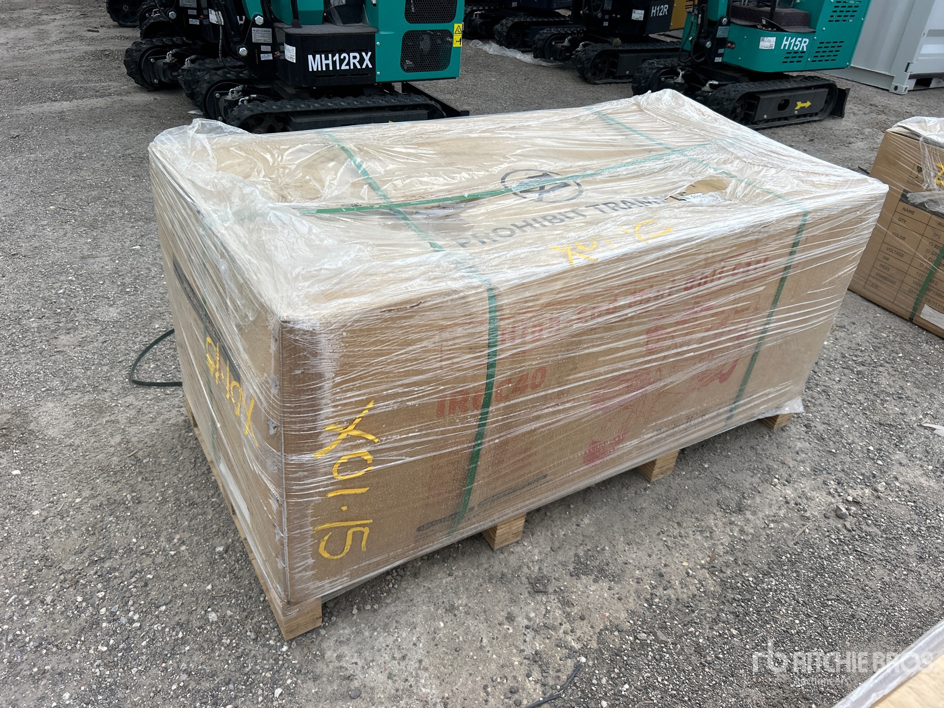 General Appearance with Picture, Right Front Corner