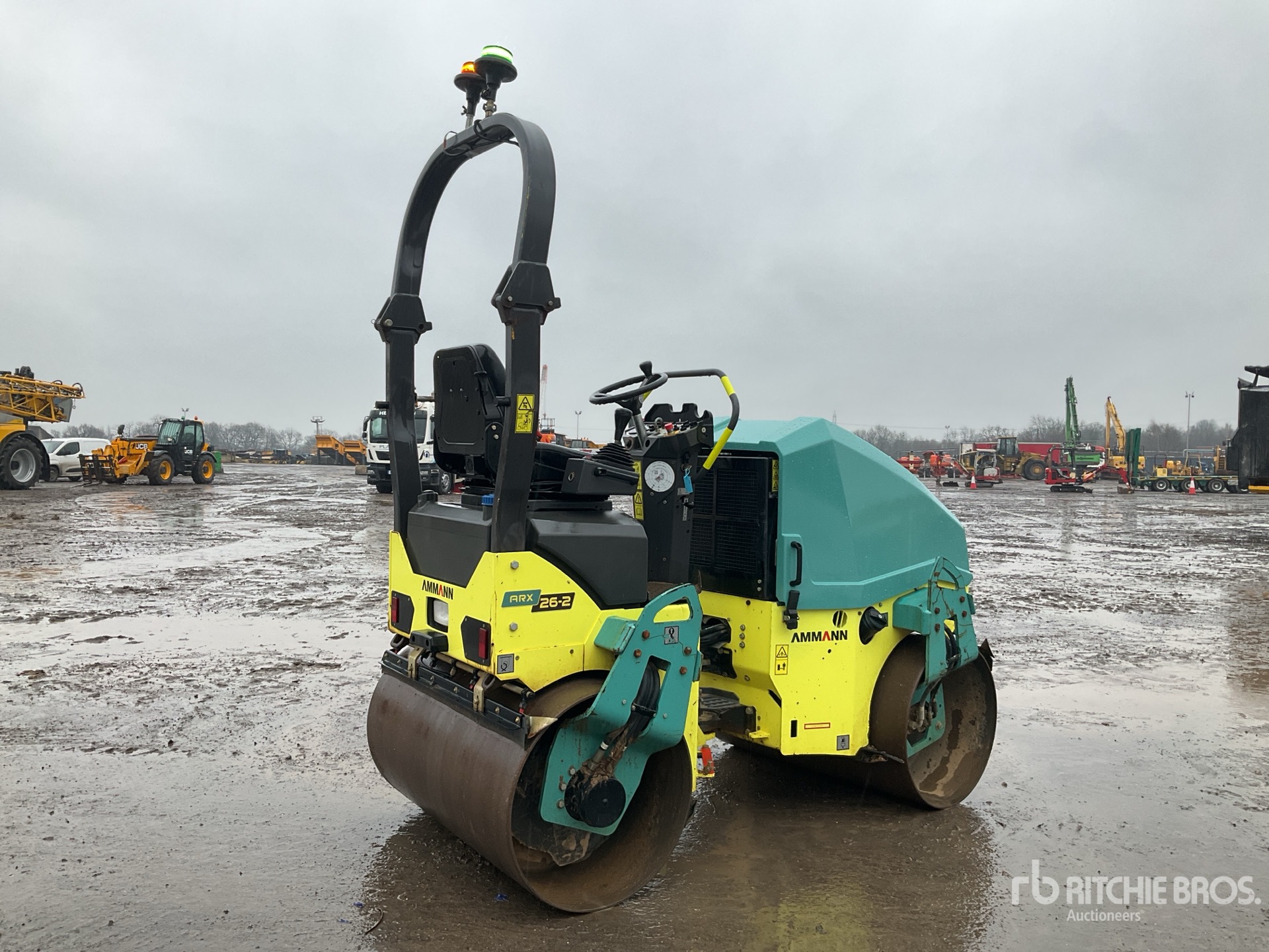 General Appearance with Foto, angolo anteriore sinistro