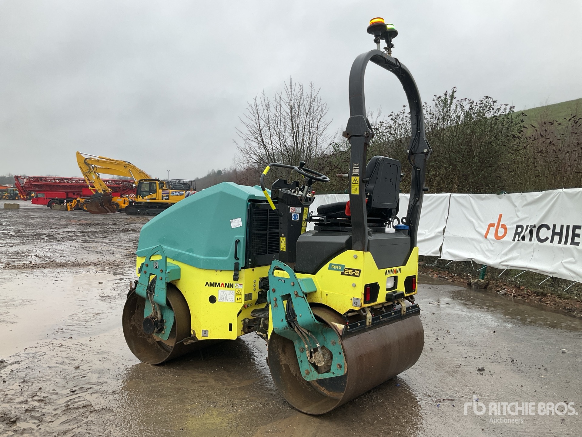 General Appearance with Foto, angolo posteriore sinistro