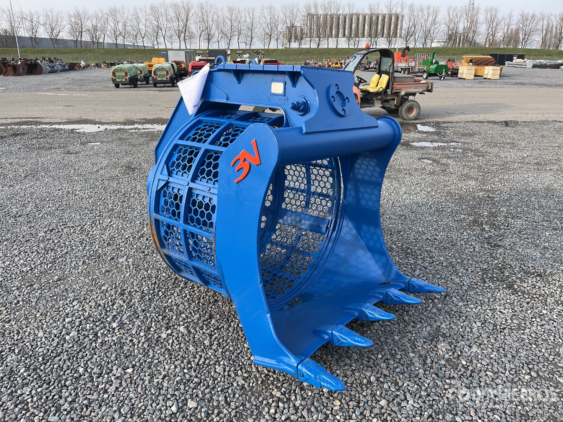 General Appearance with Picture, Right Front Corner