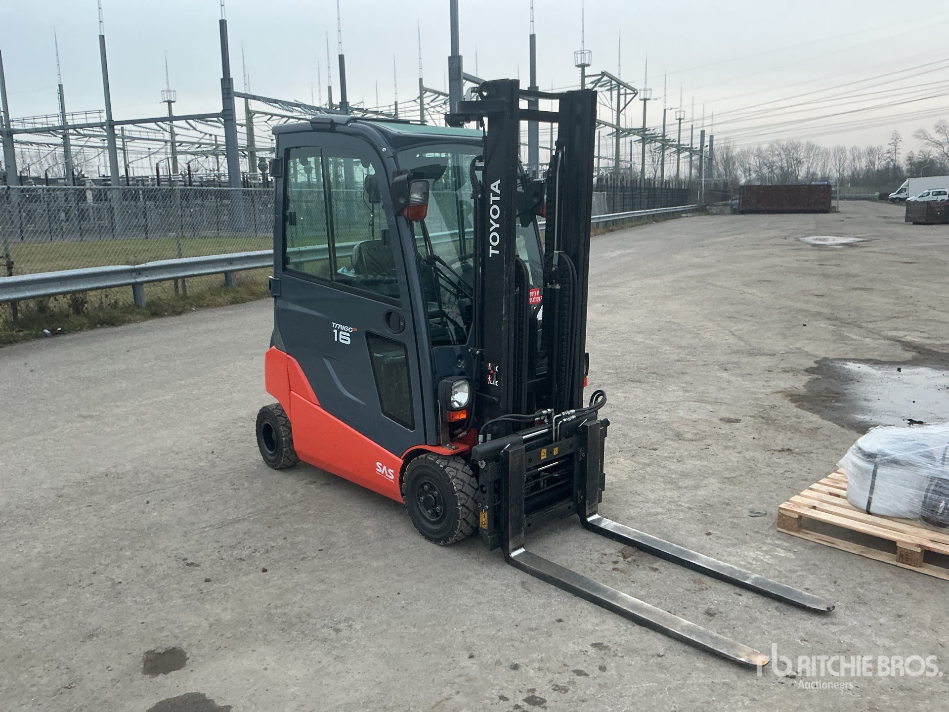 General Appearance with Foto, angolo anteriore destro