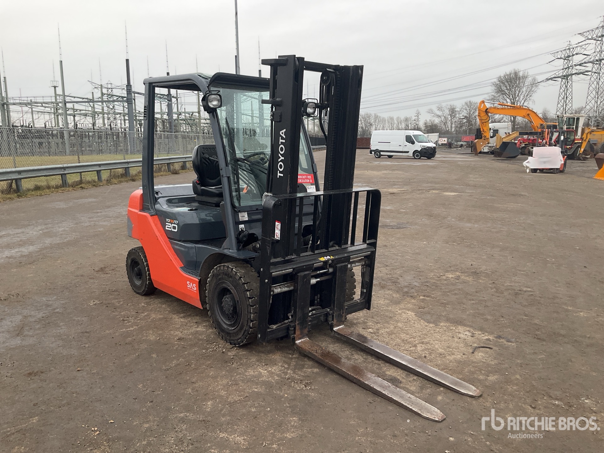 General Appearance with Picture, Right Front Corner