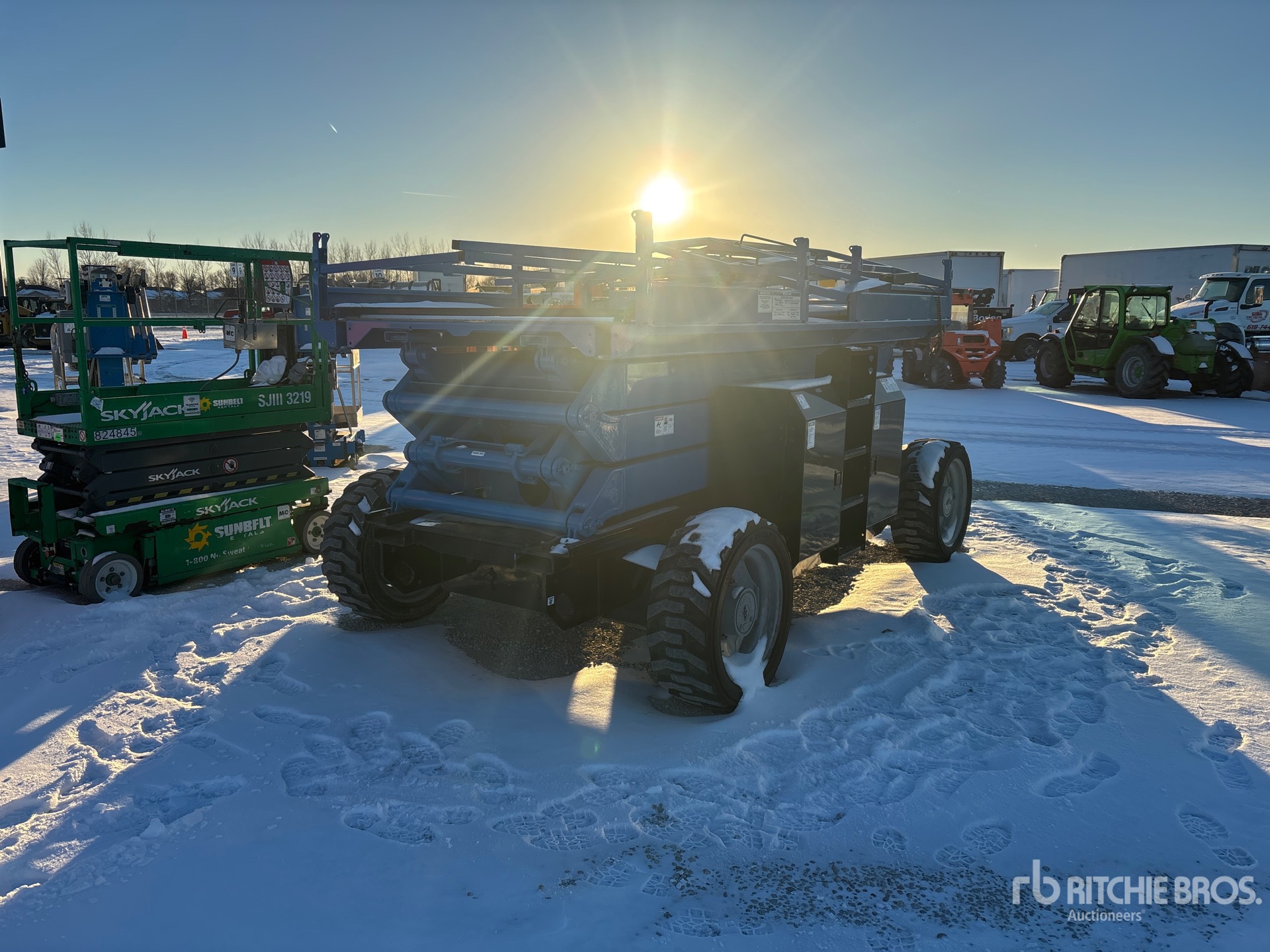 General Appearance with Picture, Right Rear Corner