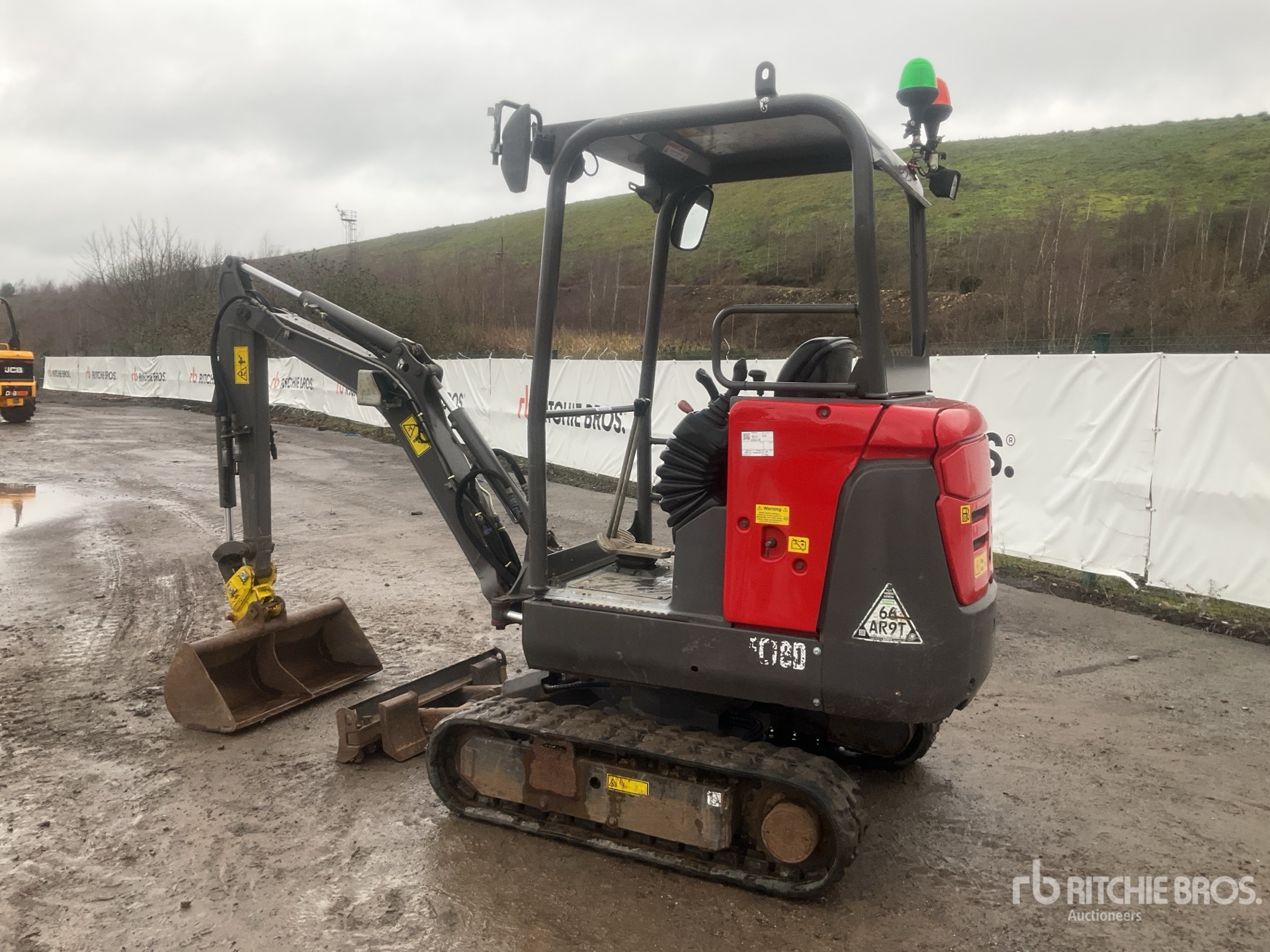 General Appearance with Foto, angolo posteriore sinistro