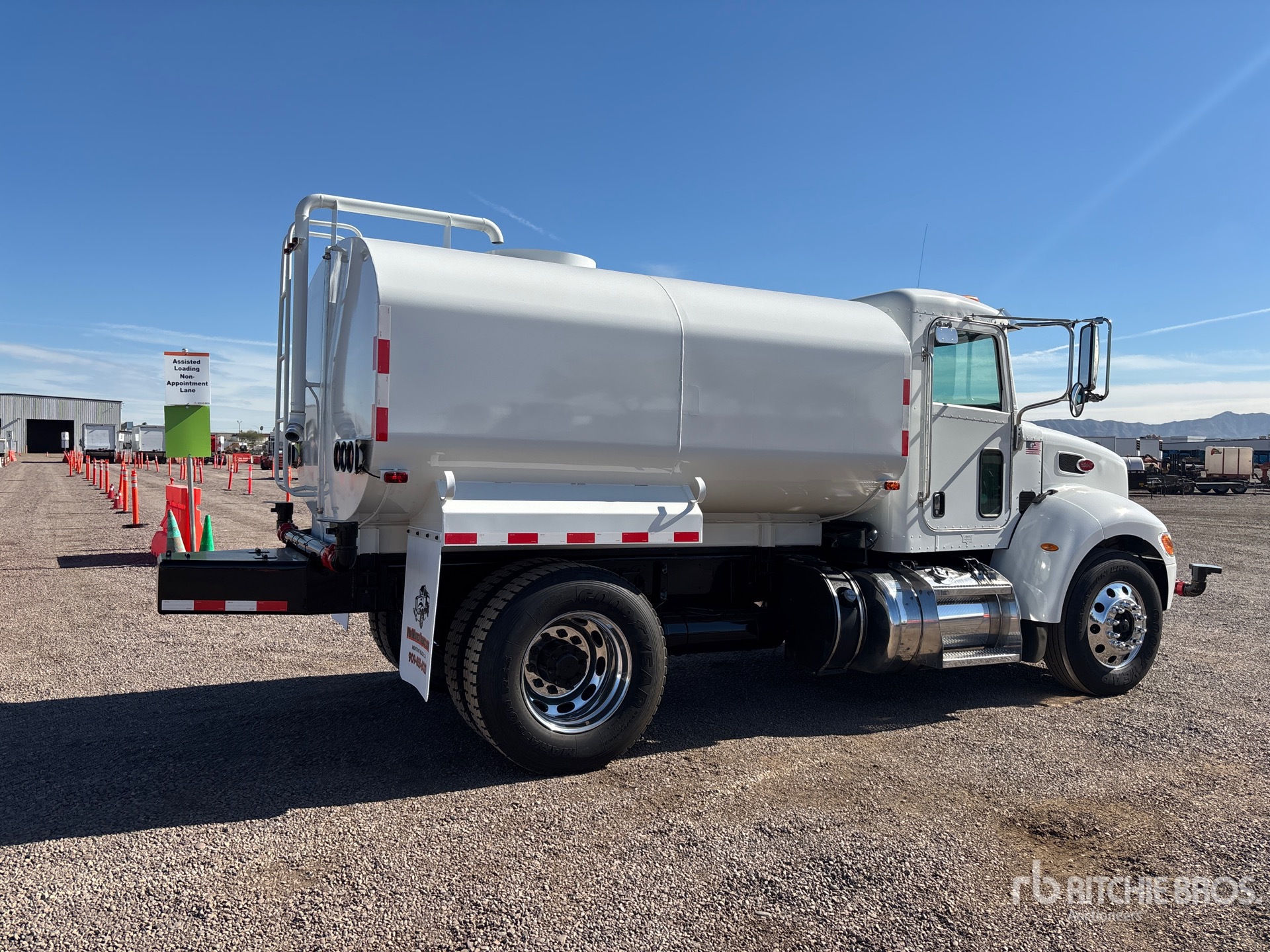 General Appearance with Imagen: esquina trasera derecha