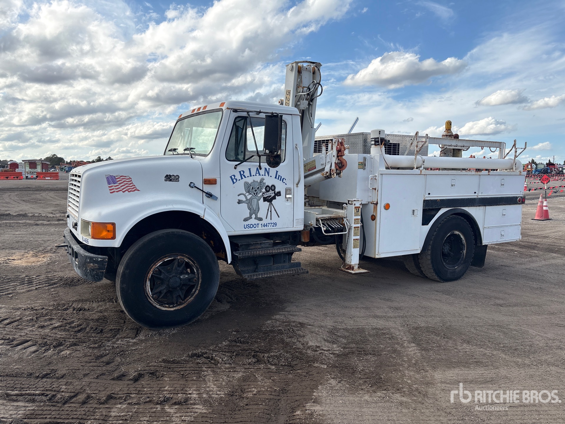 General Appearance with Picture, Left Front Corner