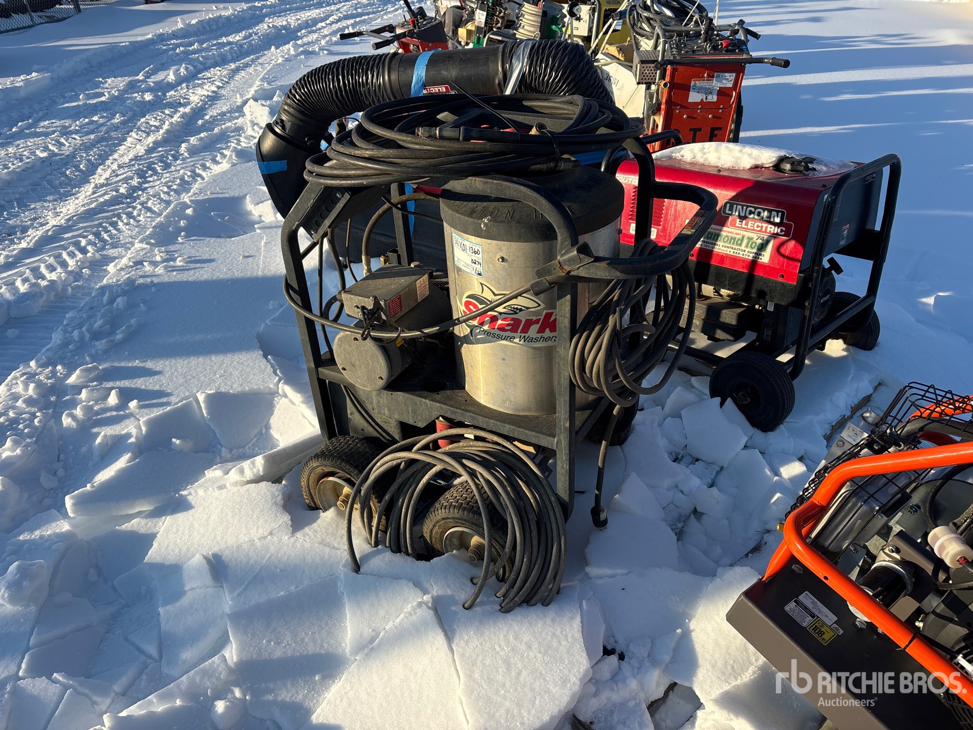 Aspect général with Image, coin arrière droit