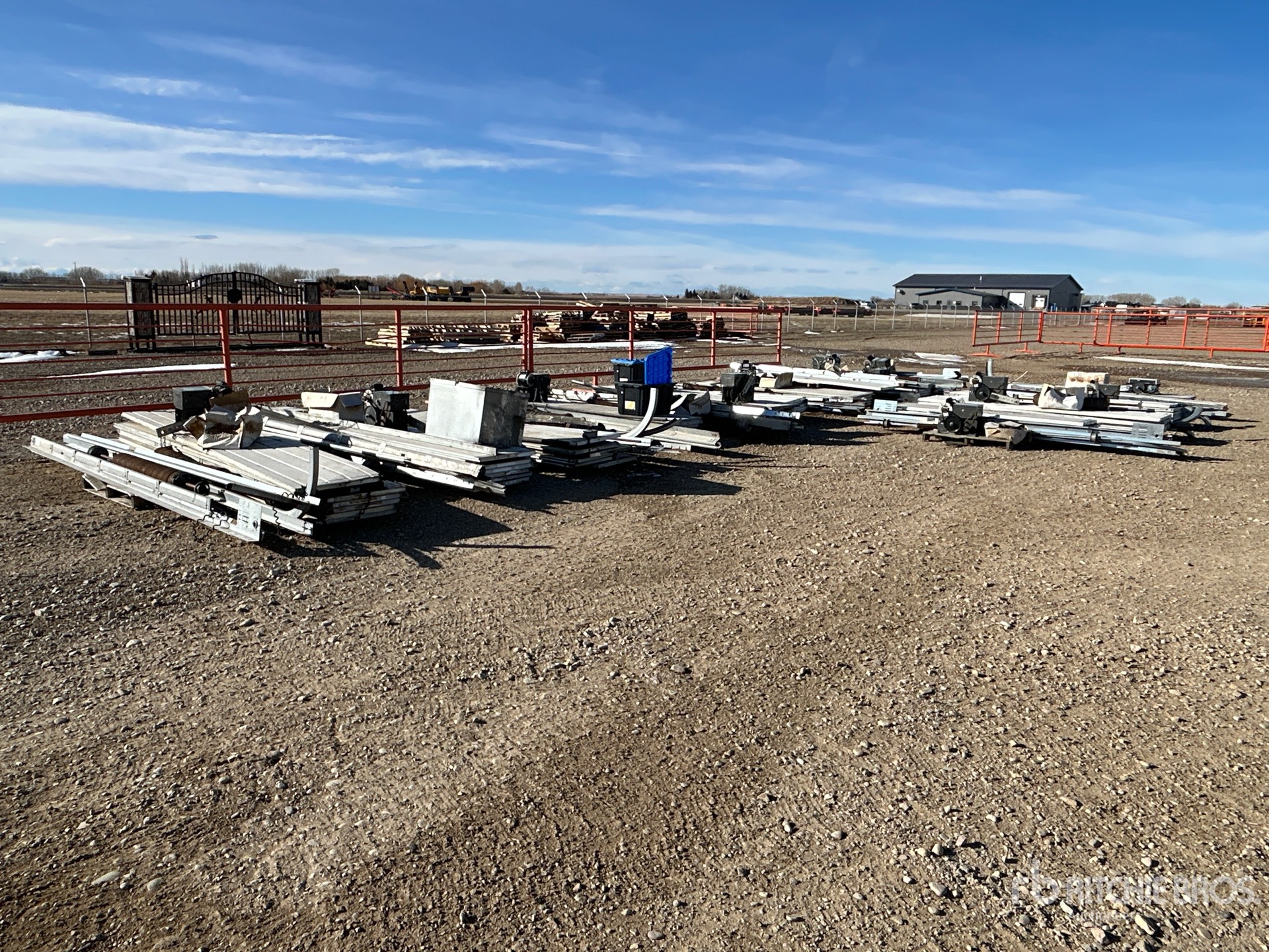 General Appearance with Bild, Ecke vorne rechts