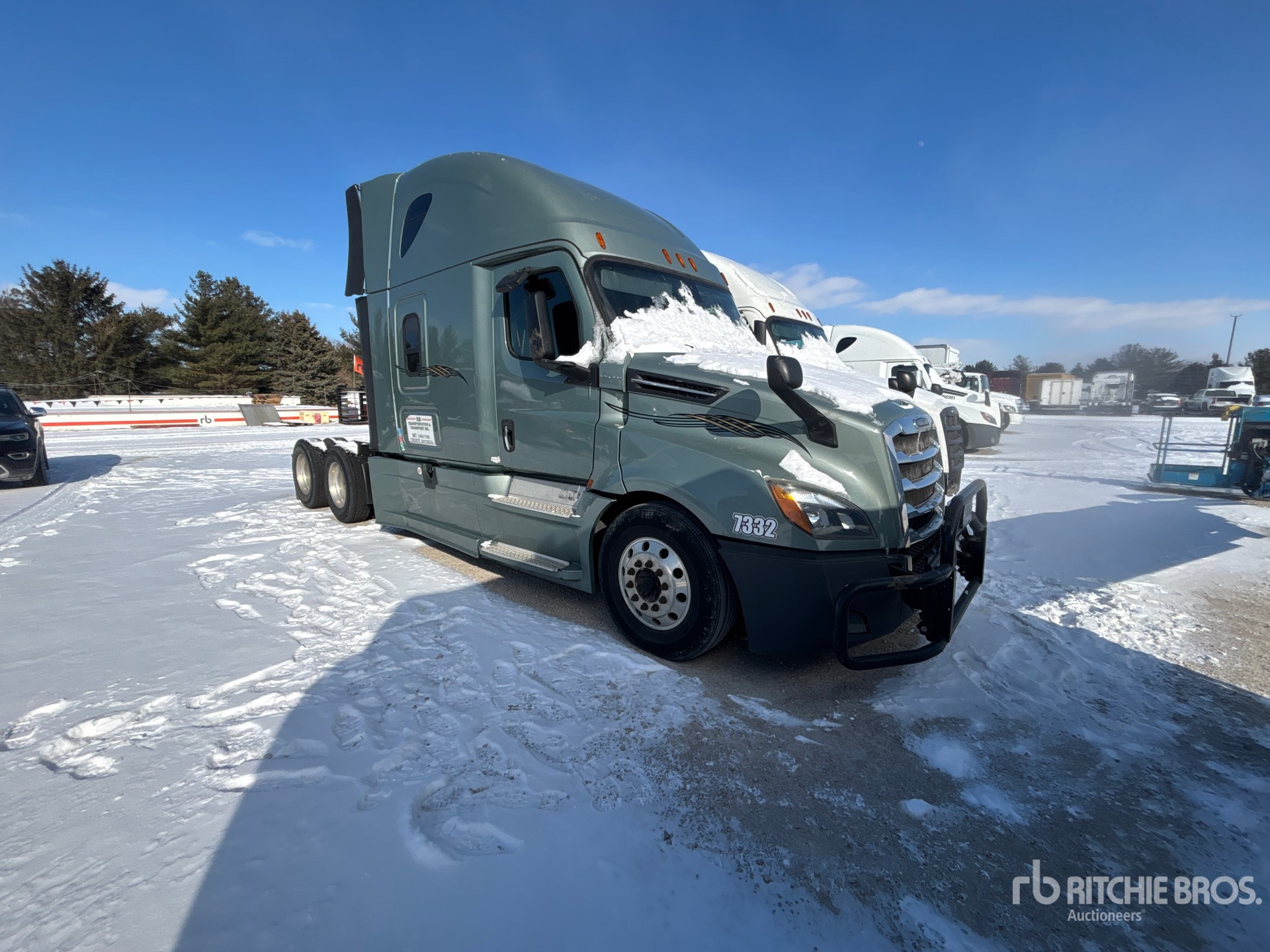 General Appearance with Picture, Right Front Corner